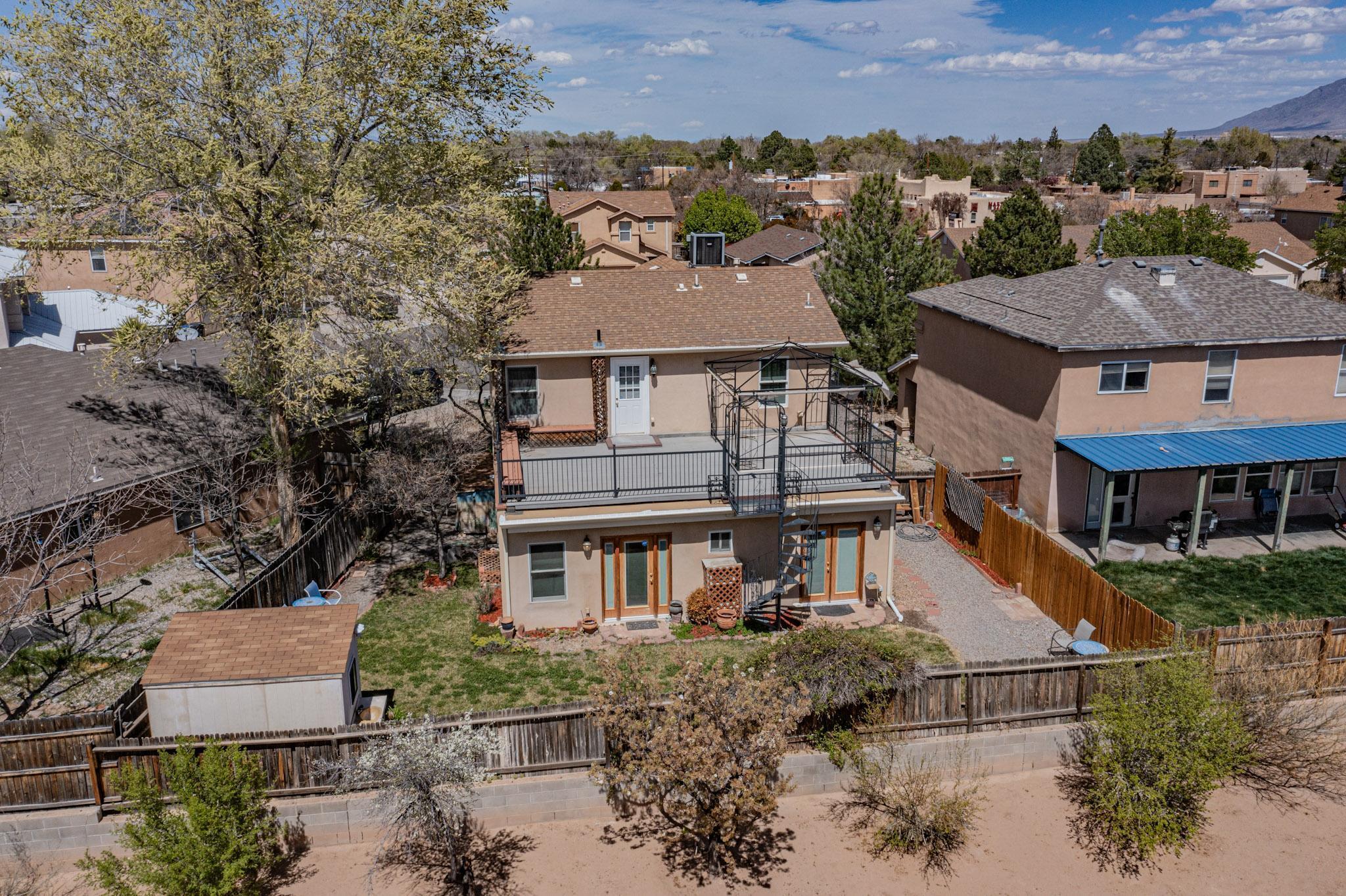 1054 Las Golondrinas Court NW