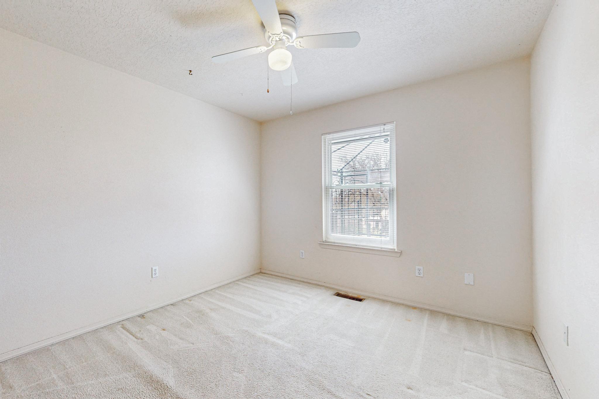 1054 Las Golondrinas Court NW