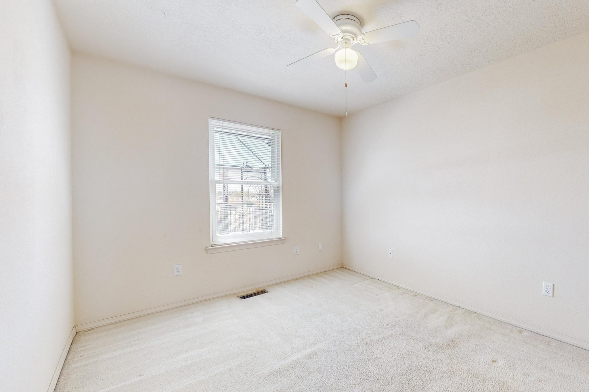 1054 Las Golondrinas Court NW