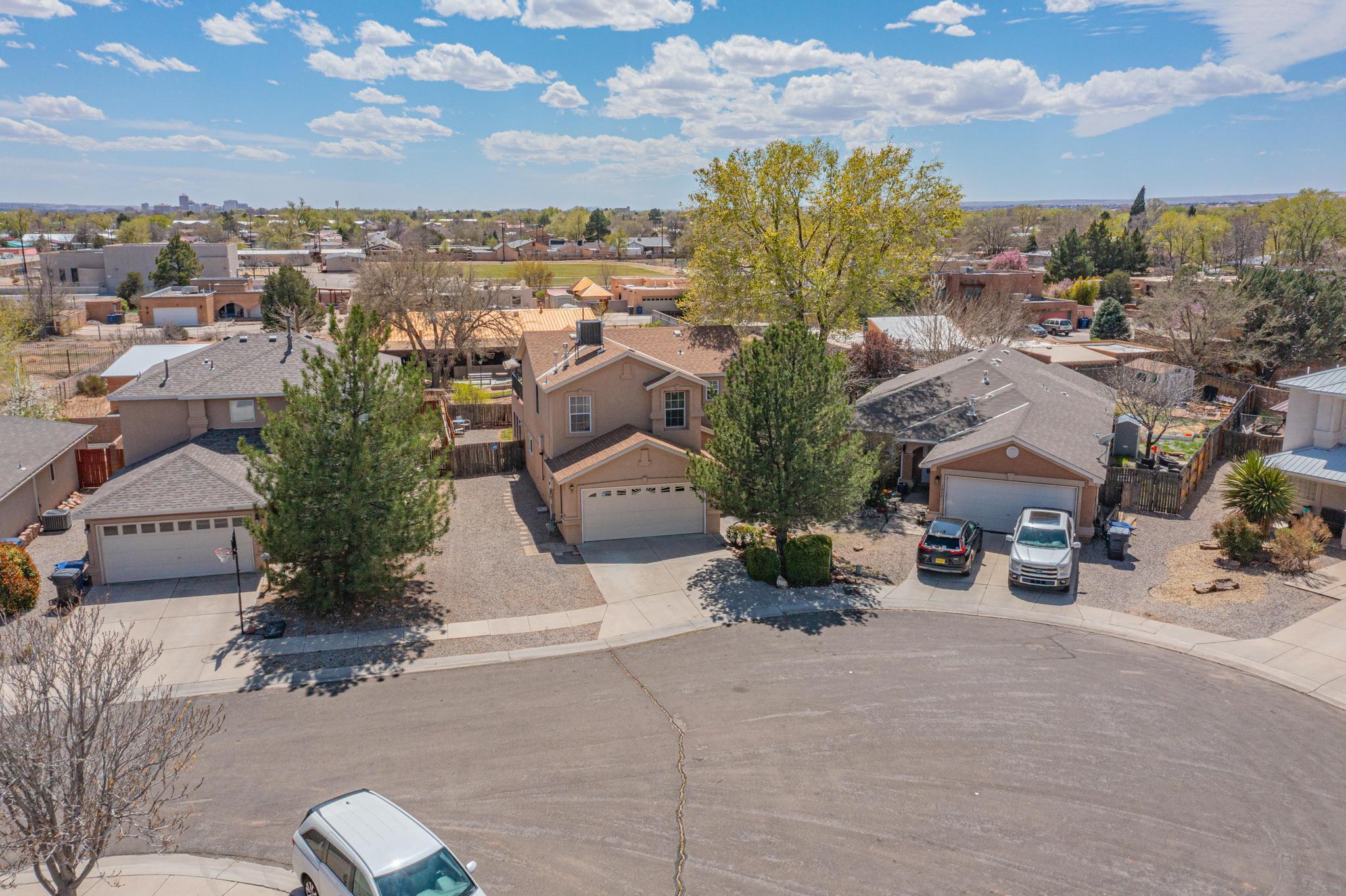 1054 Las Golondrinas Court NW