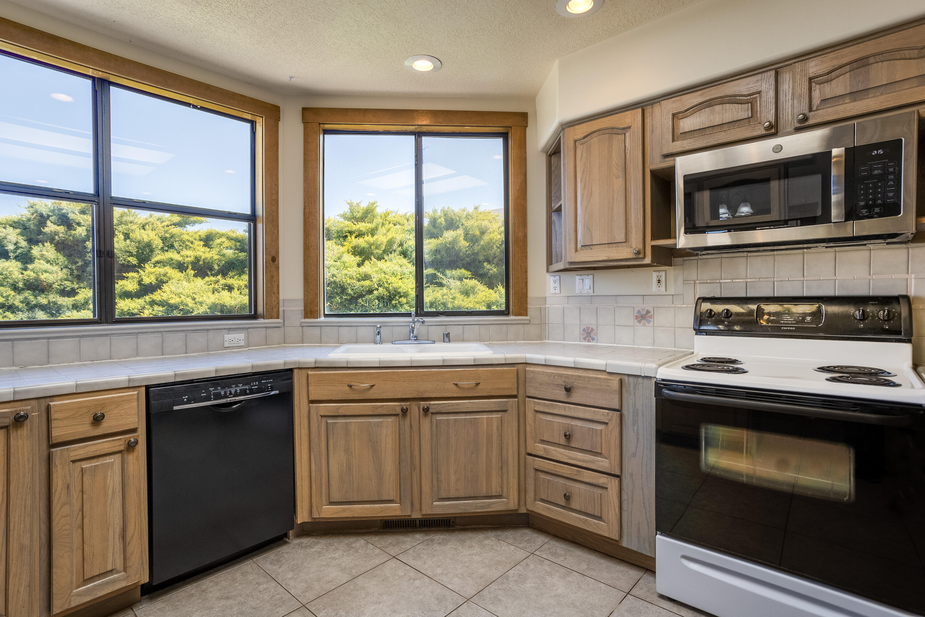 2110 Rivers Edge Drive NE