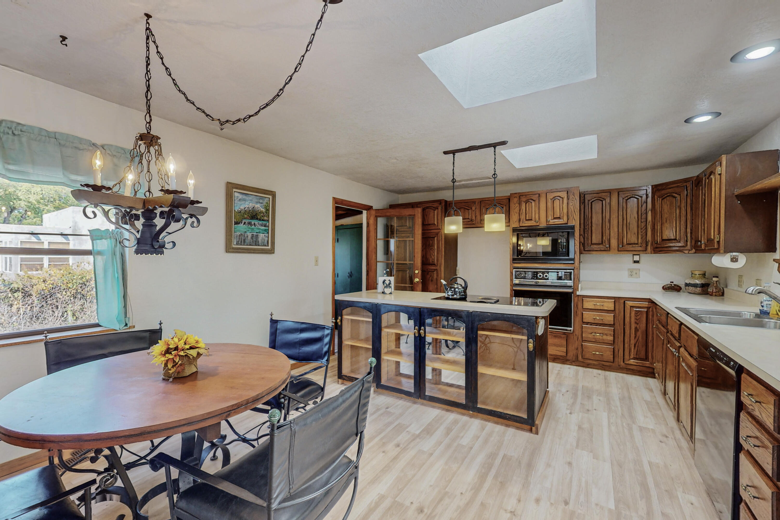 225 A Willow Road NW