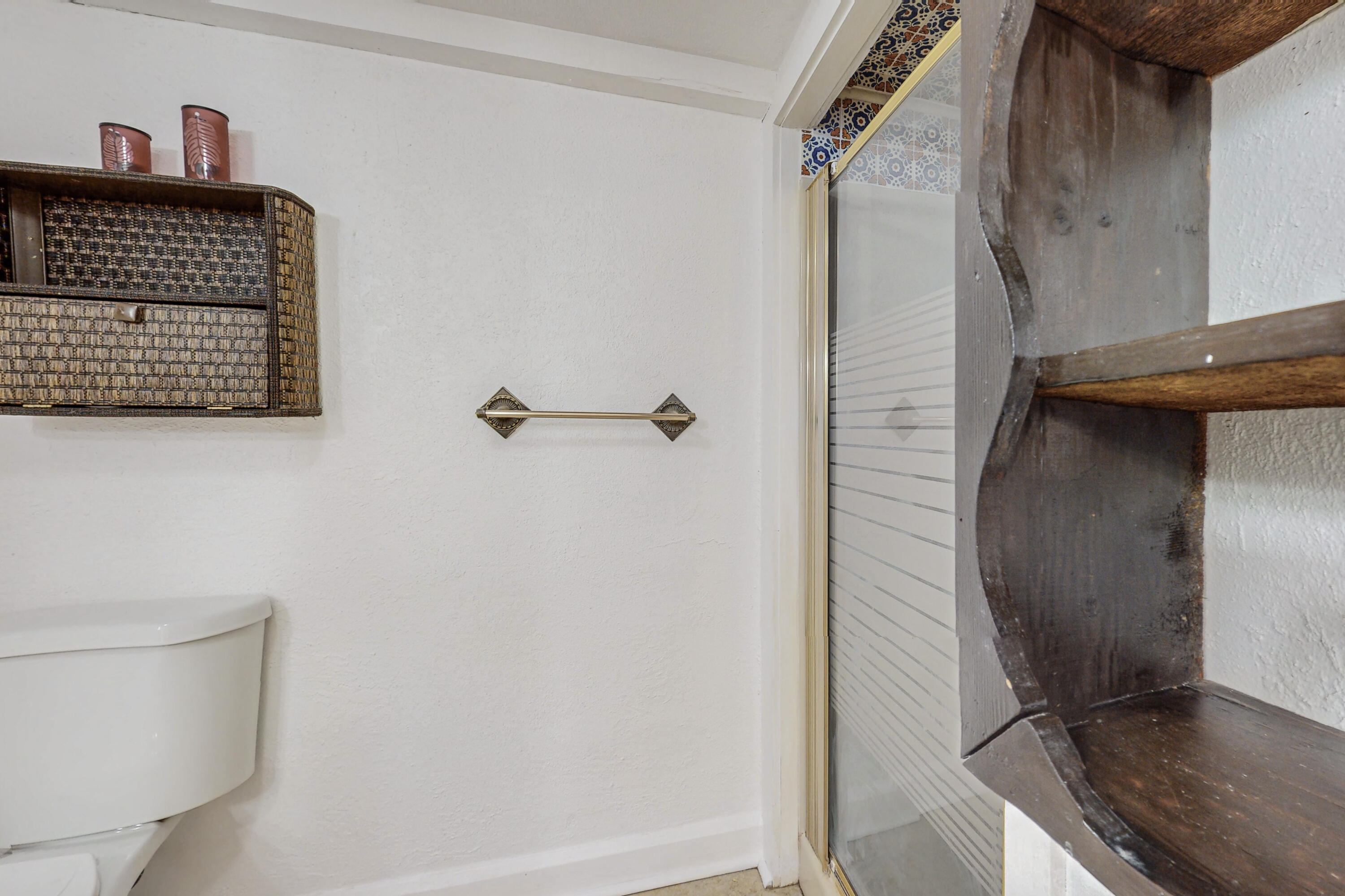 225 A Willow Road NW