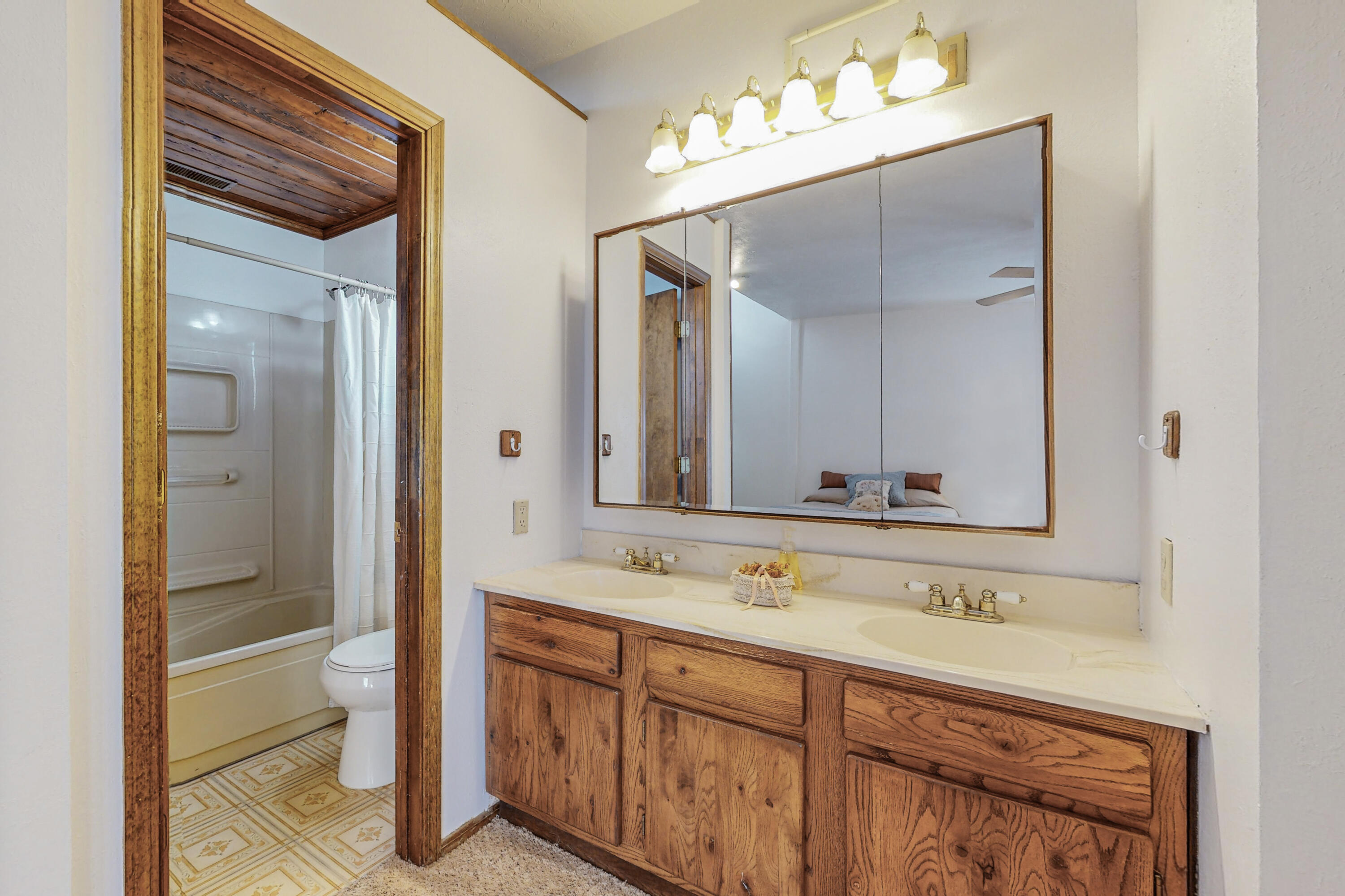 225 A Willow Road NW