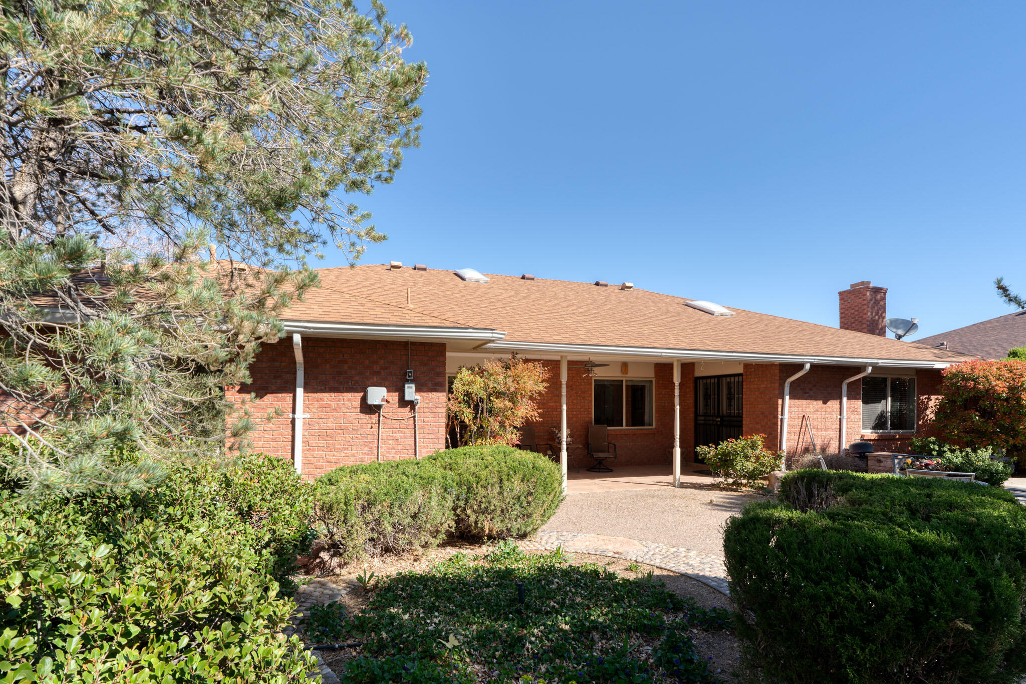 8812 Camino Del Sol NE