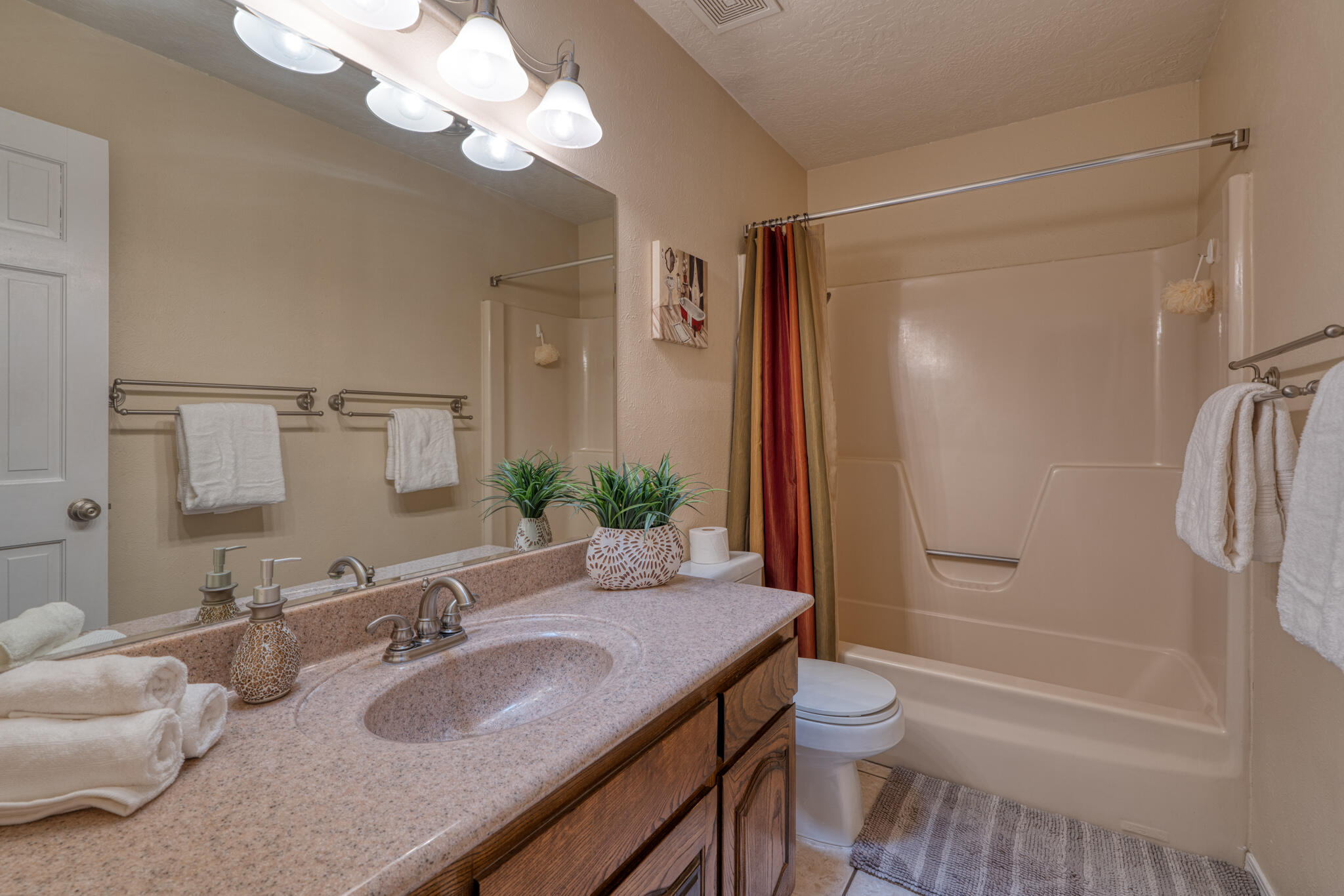 8812 Camino Del Sol NE