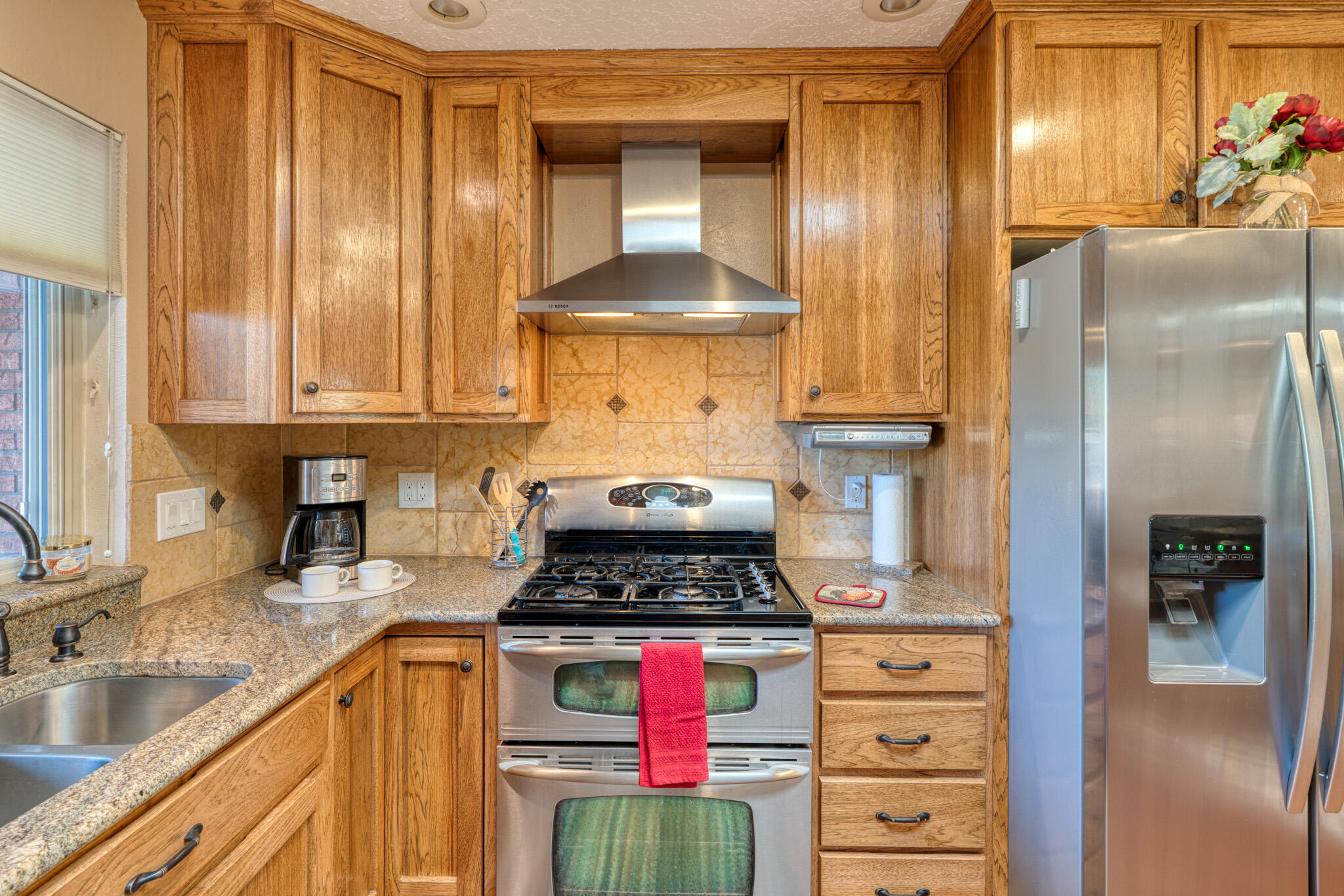 8812 Camino Del Sol NE