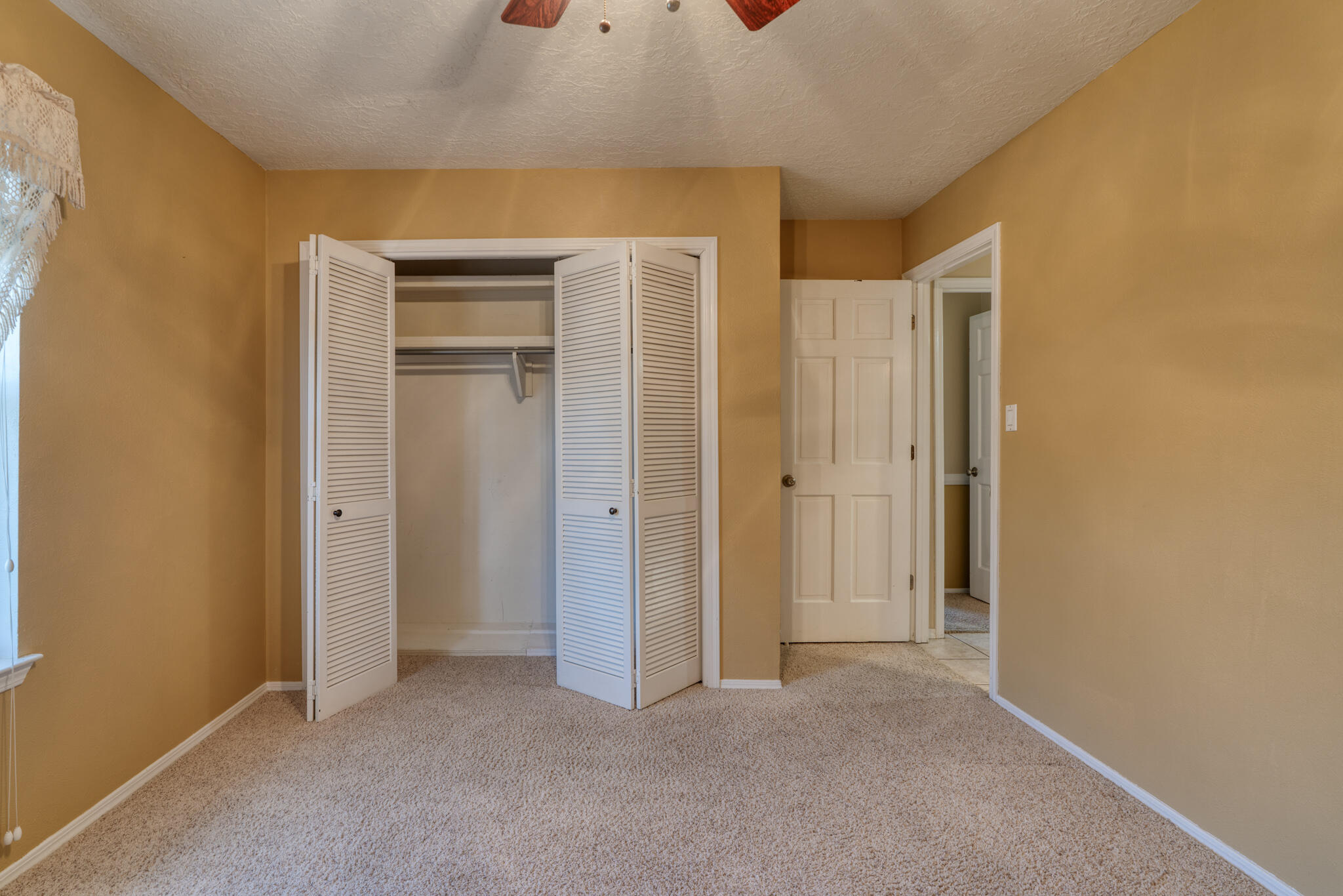 8812 Camino Del Sol NE