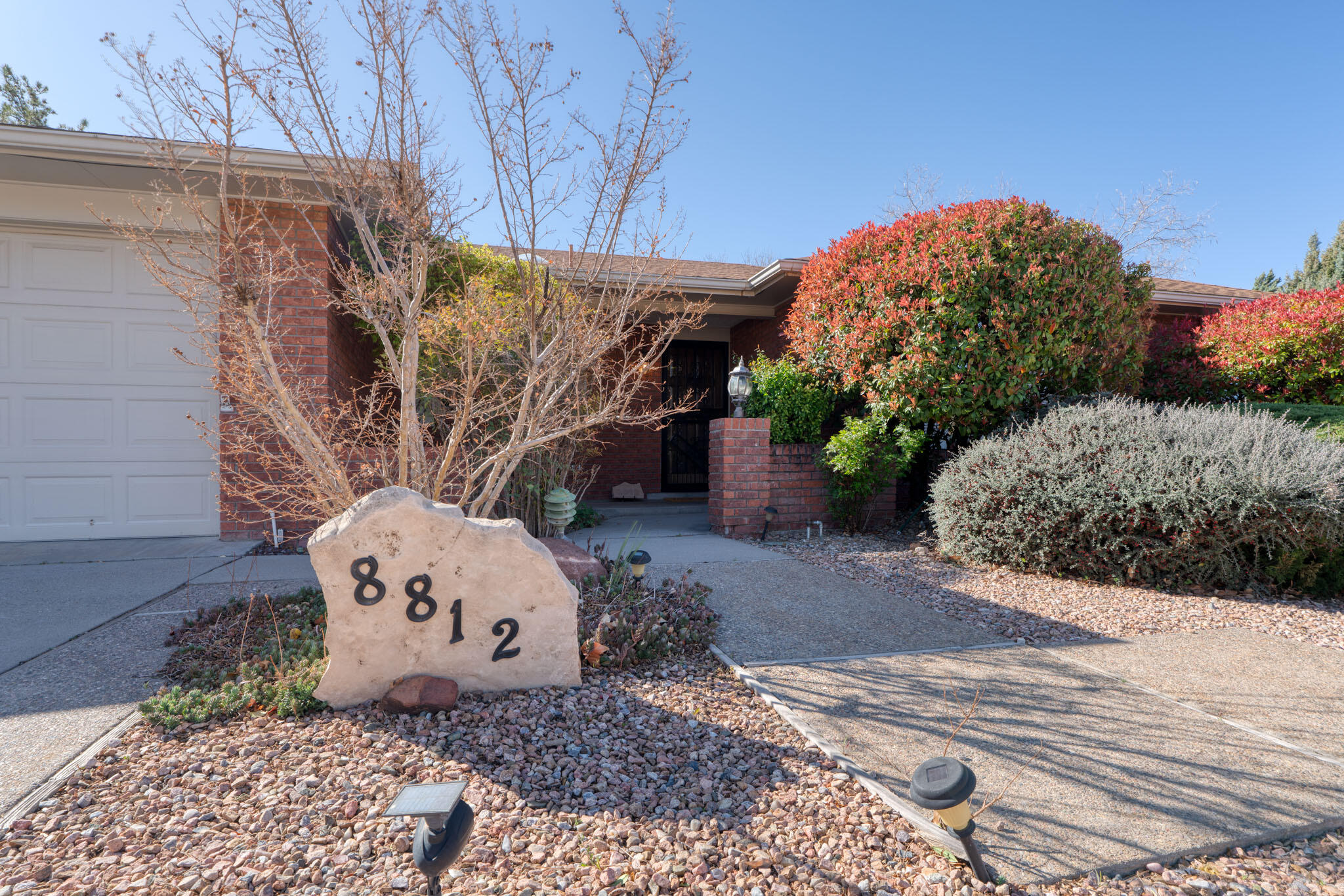 8812 Camino Del Sol NE