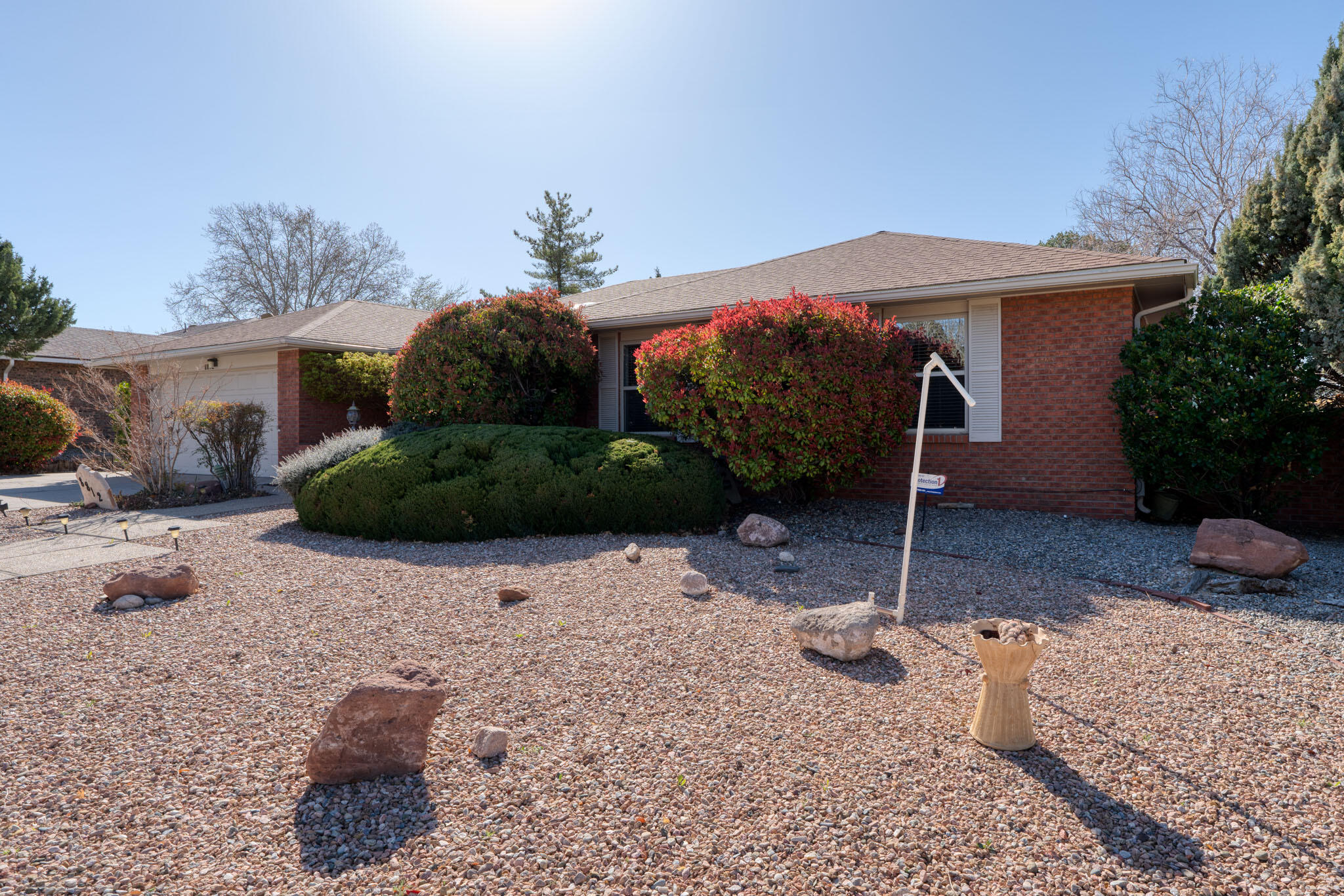 8812 Camino Del Sol NE