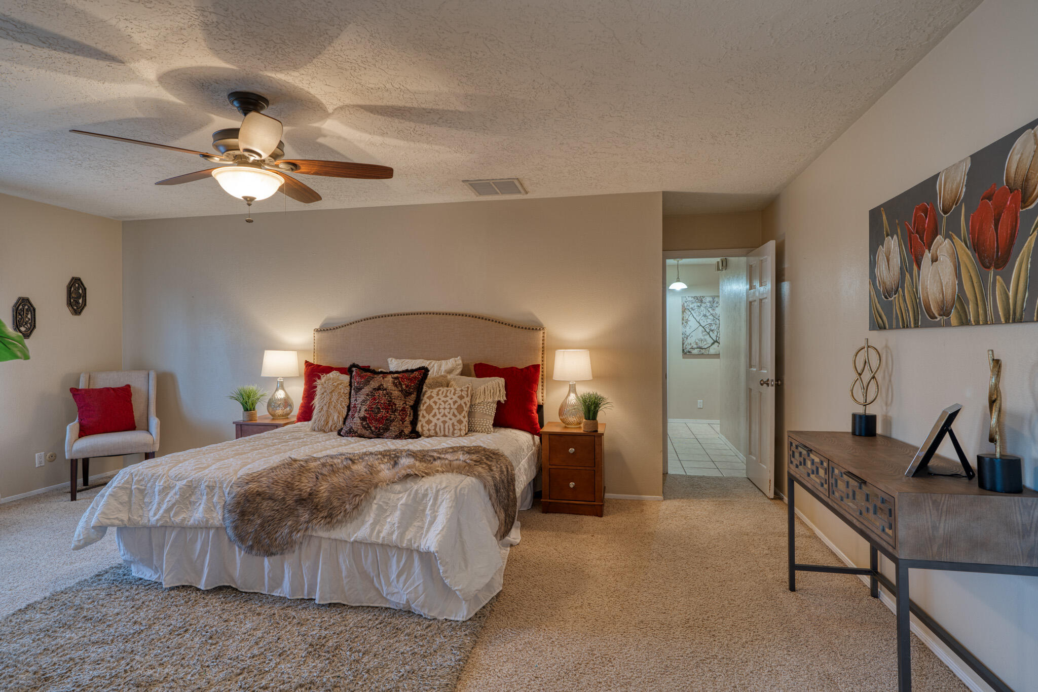 8812 Camino Del Sol NE