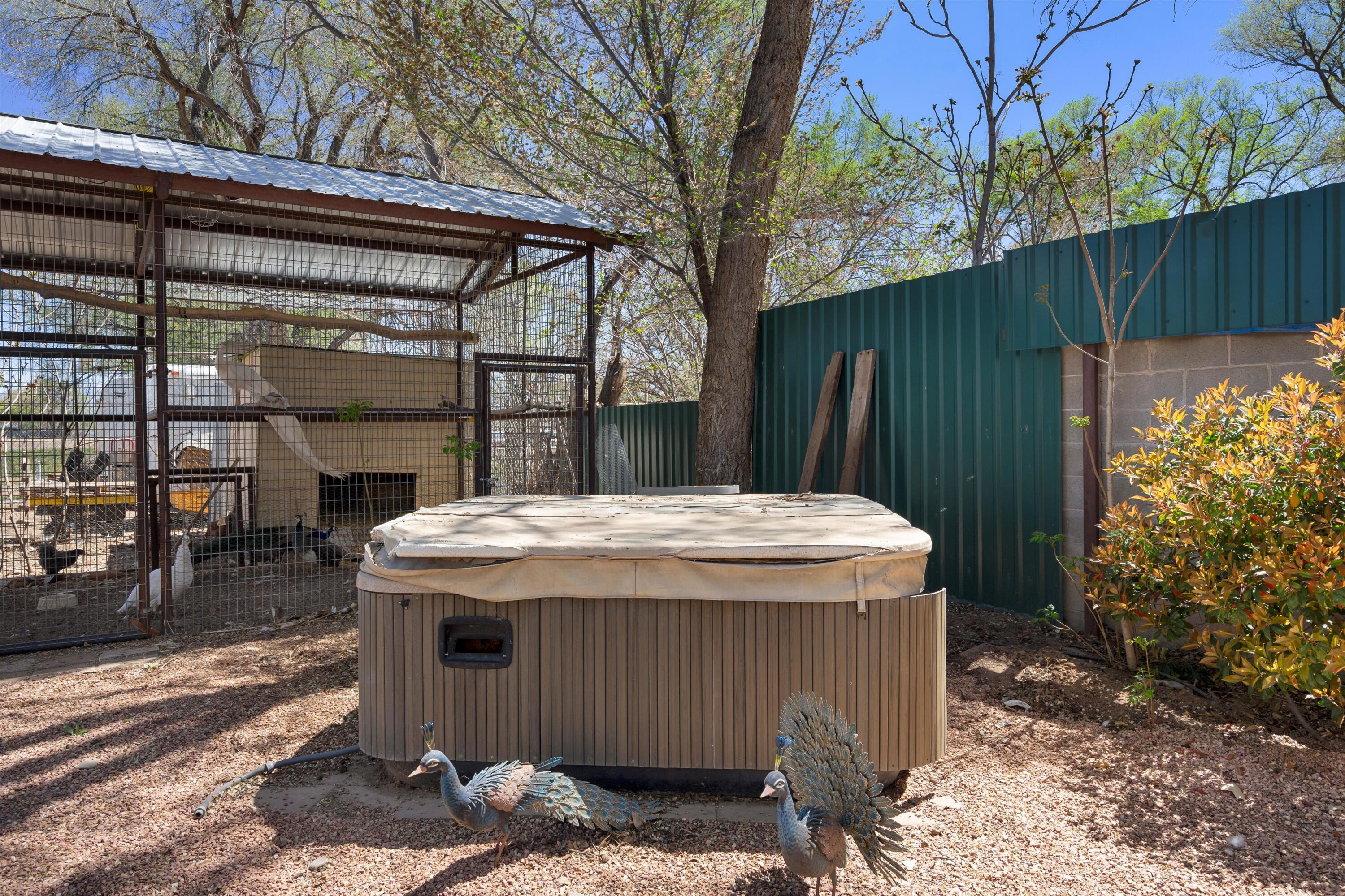 1128 Los Lentes Road NE