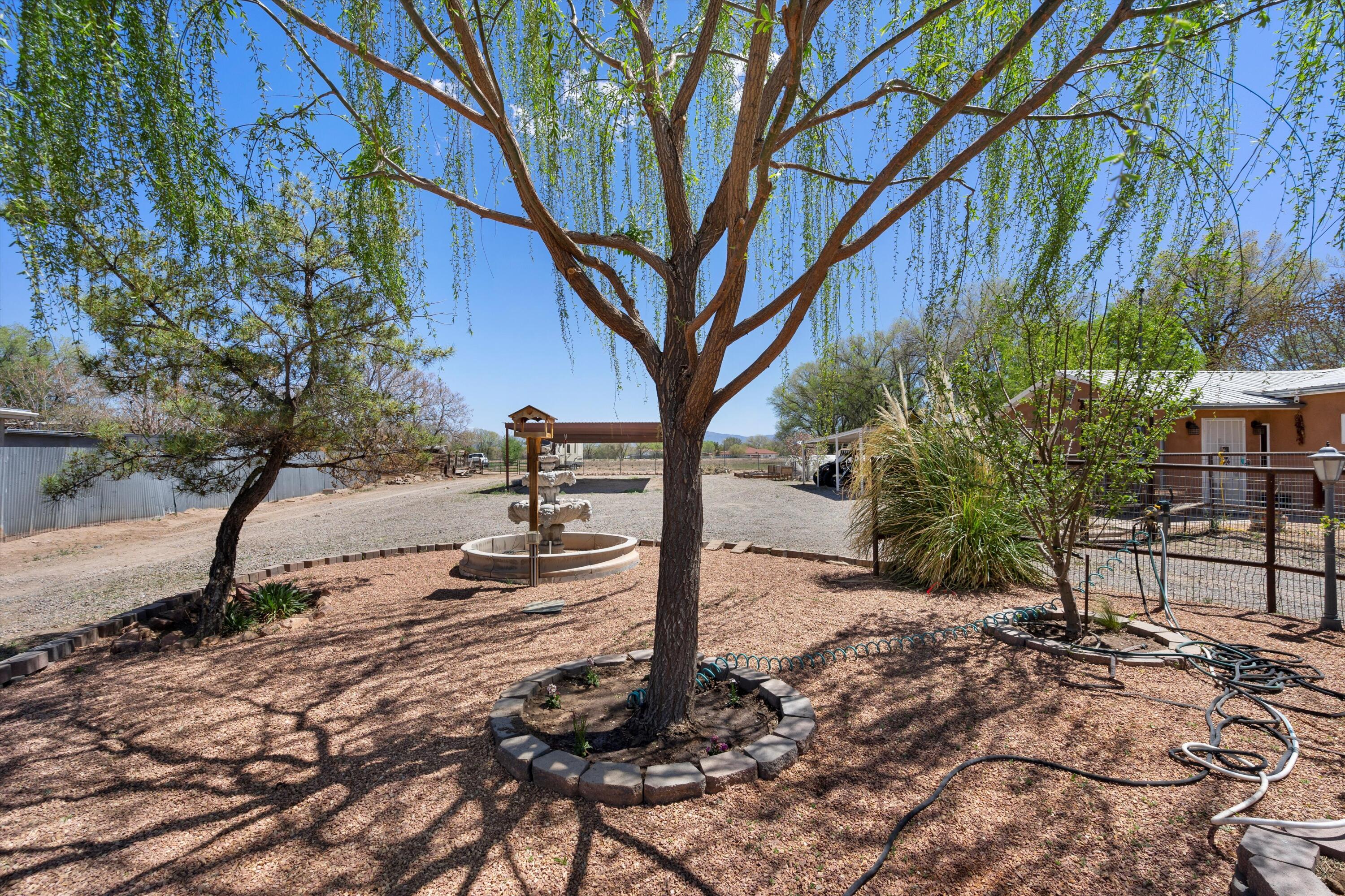 1128 Los Lentes Road NE