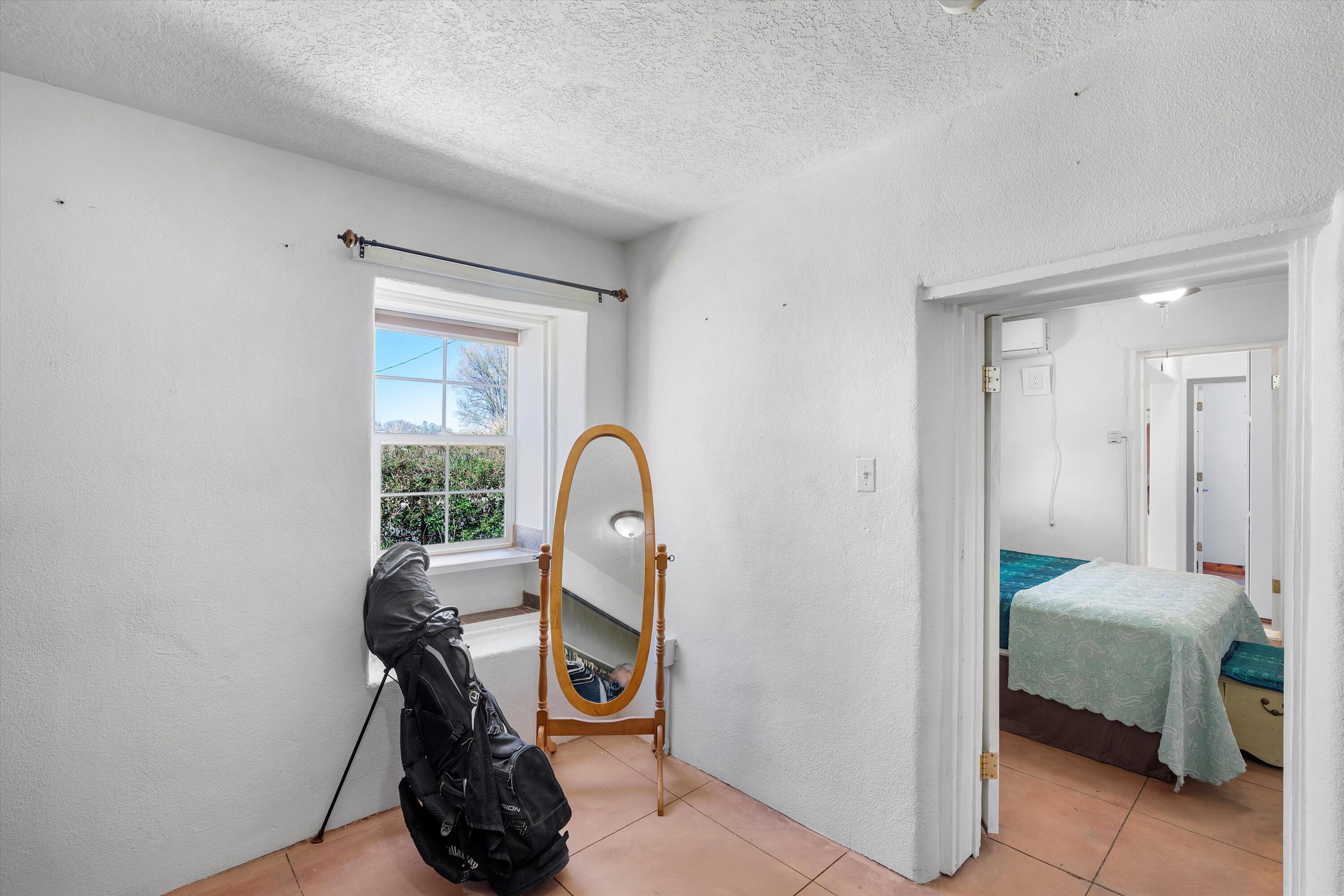 1128 Los Lentes Road NE