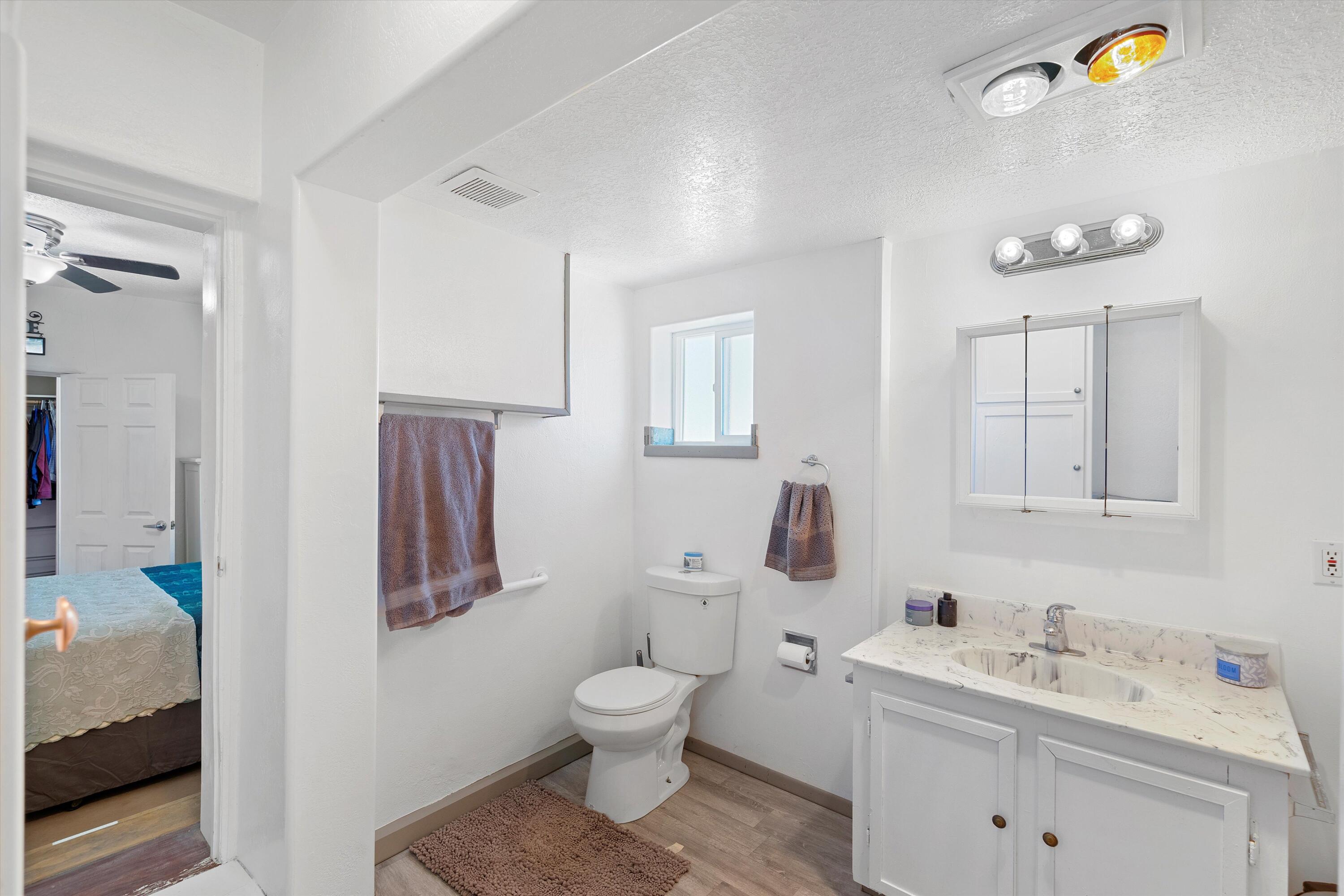 1128 Los Lentes Road NE