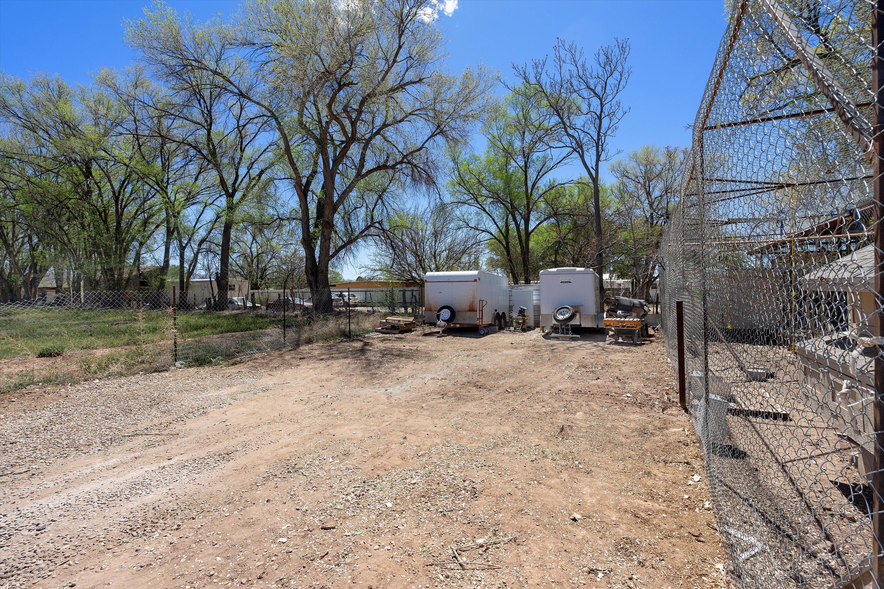 1128 Los Lentes Road NE