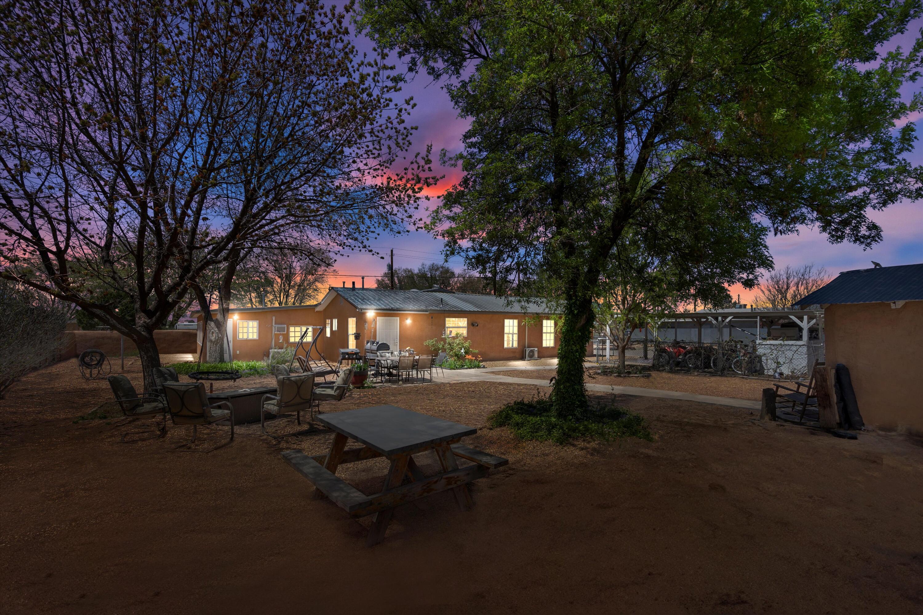 1128 Los Lentes Road NE