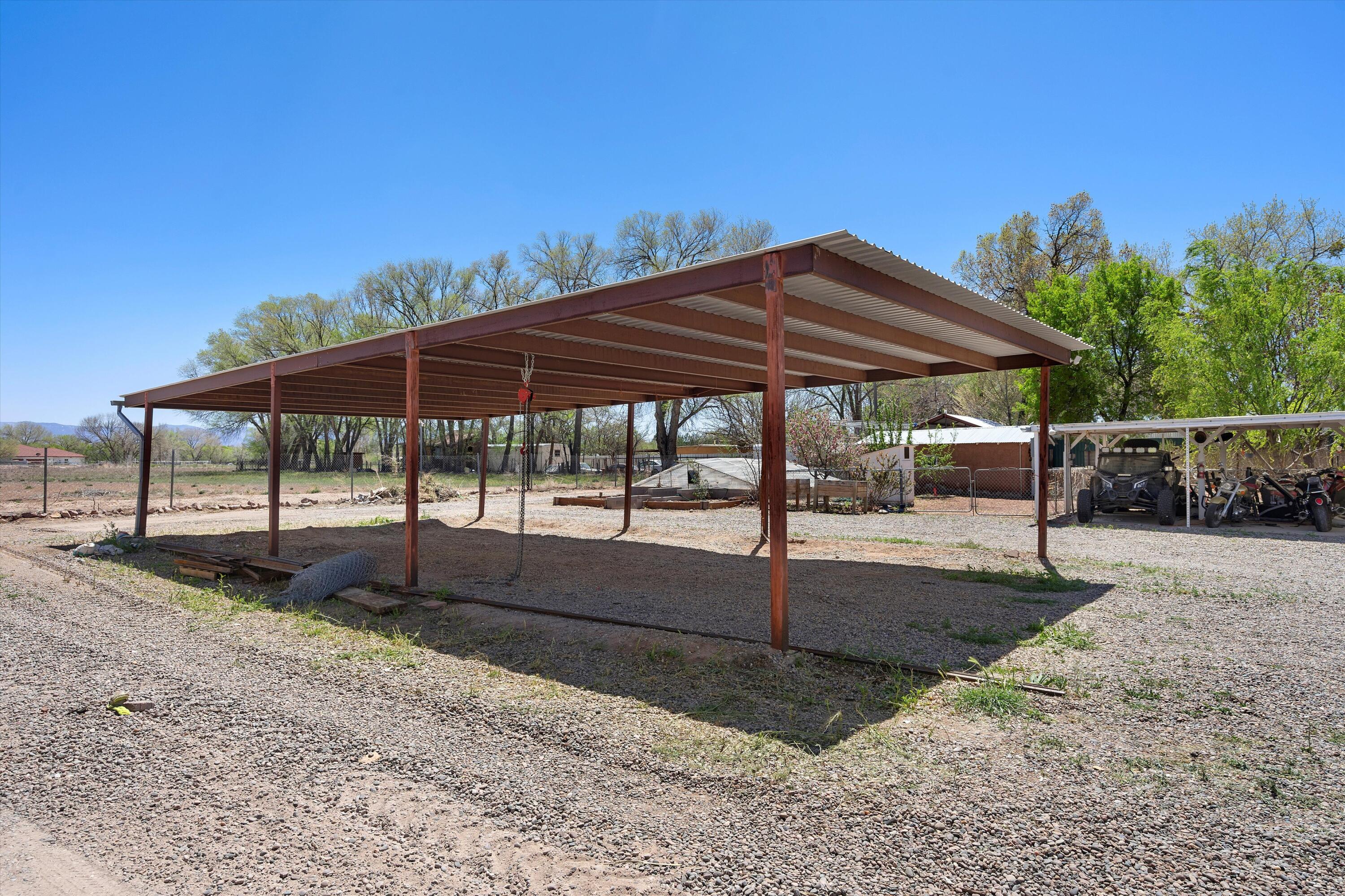 1128 Los Lentes Road NE