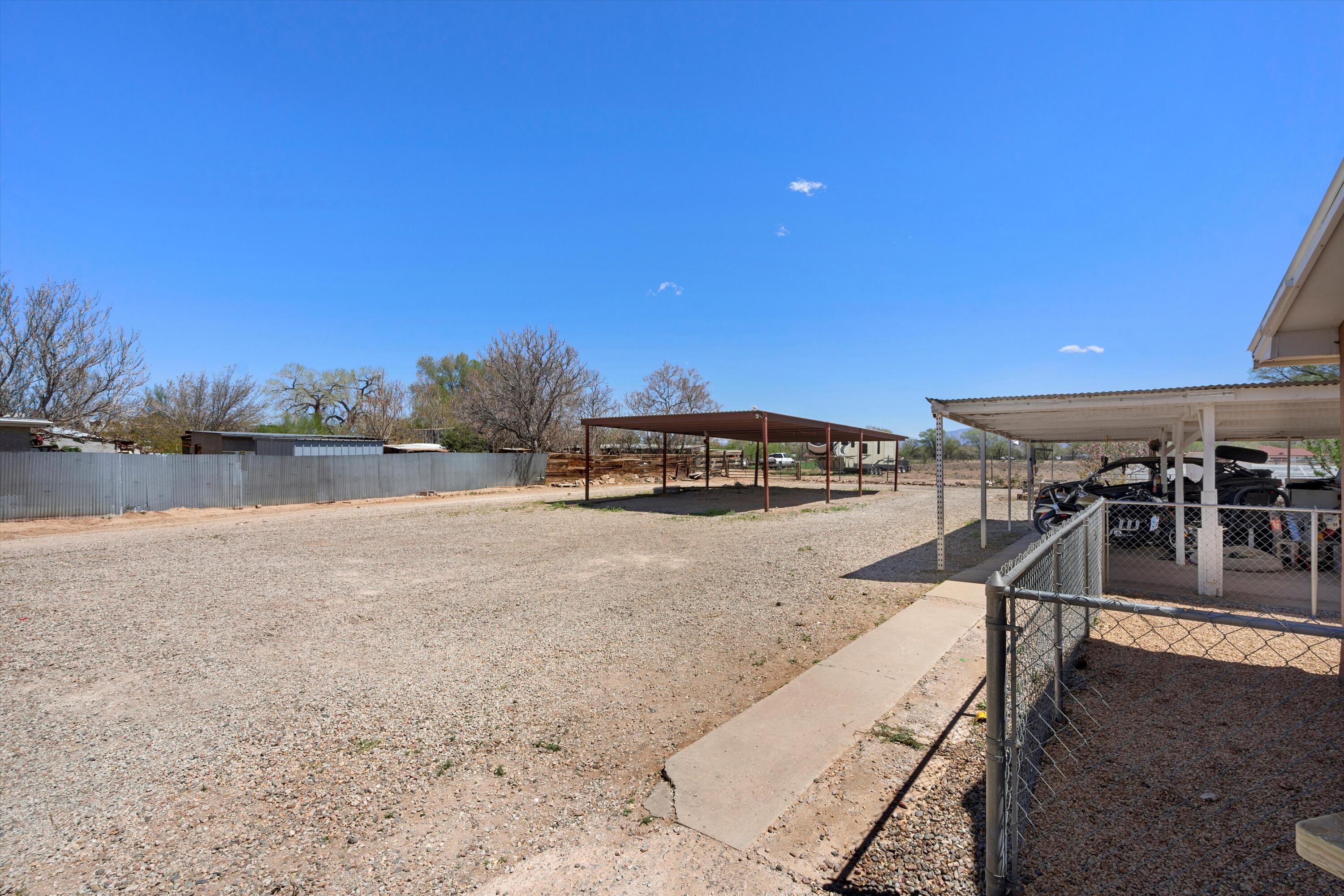 1128 Los Lentes Road NE