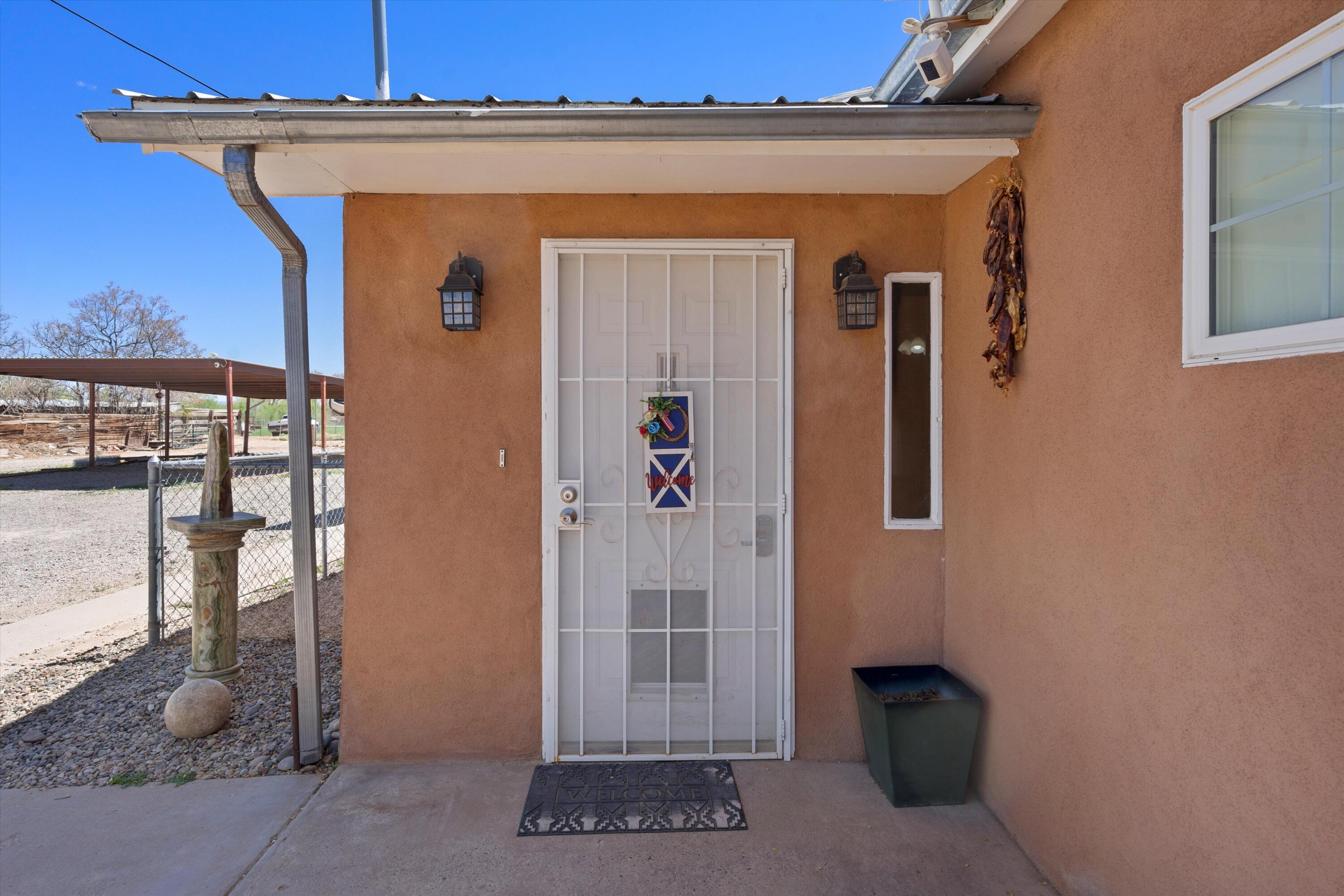 1128 Los Lentes Road NE