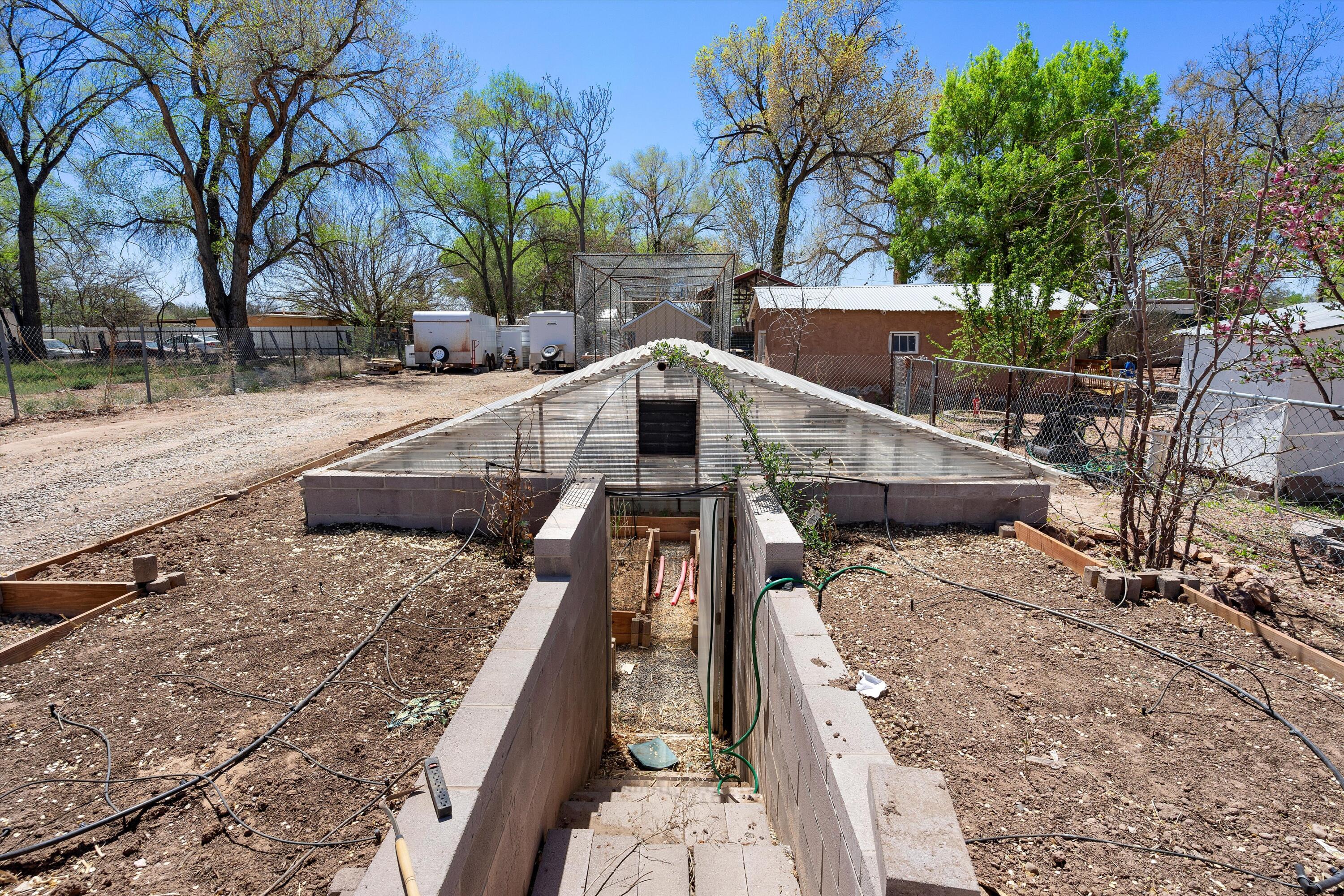 1128 Los Lentes Road NE