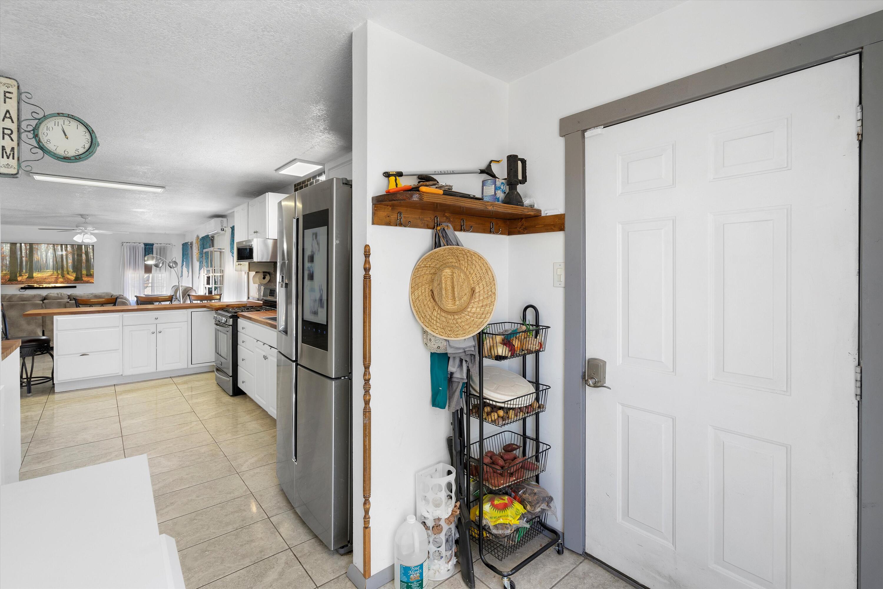 1128 Los Lentes Road NE