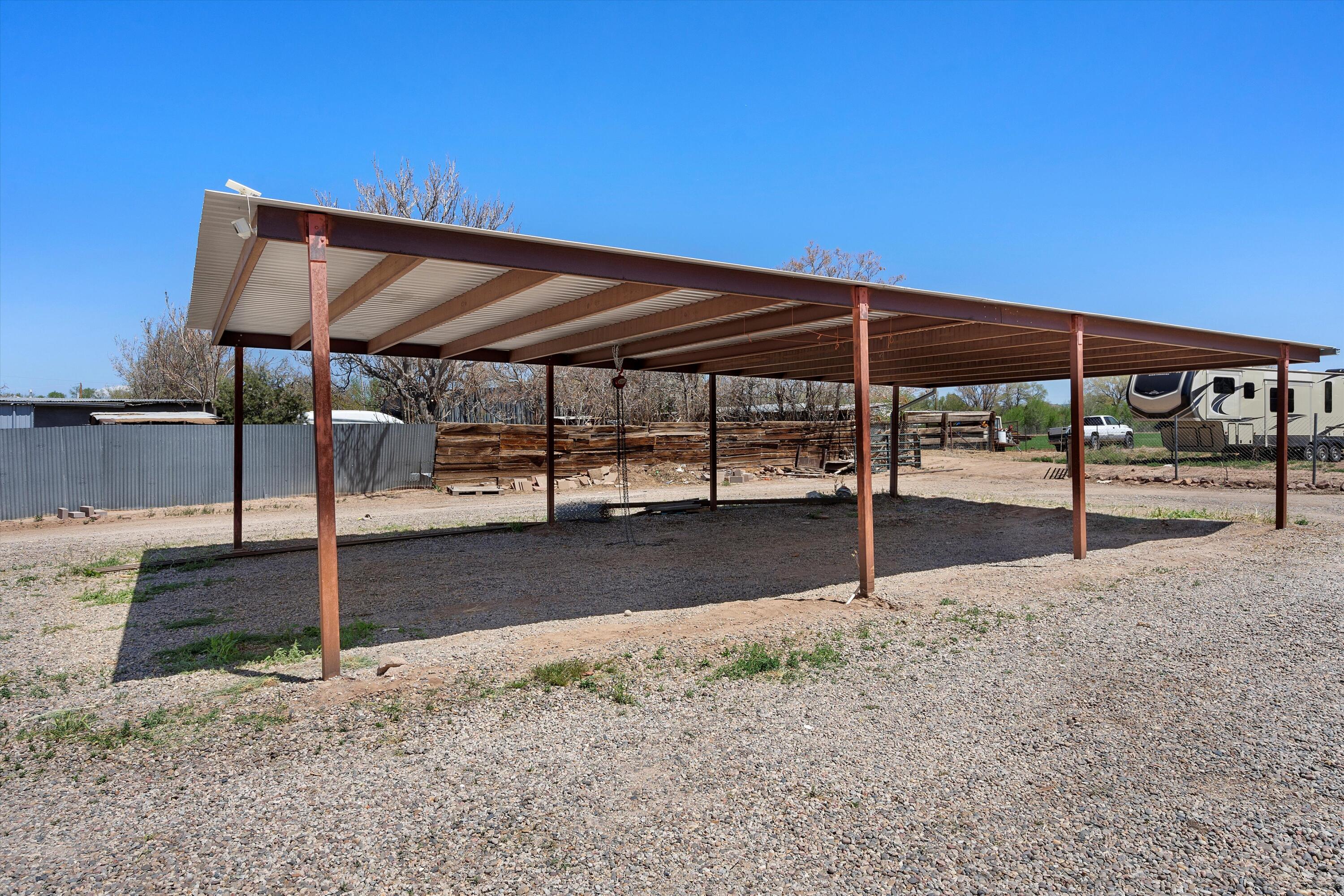 1128 Los Lentes Road NE