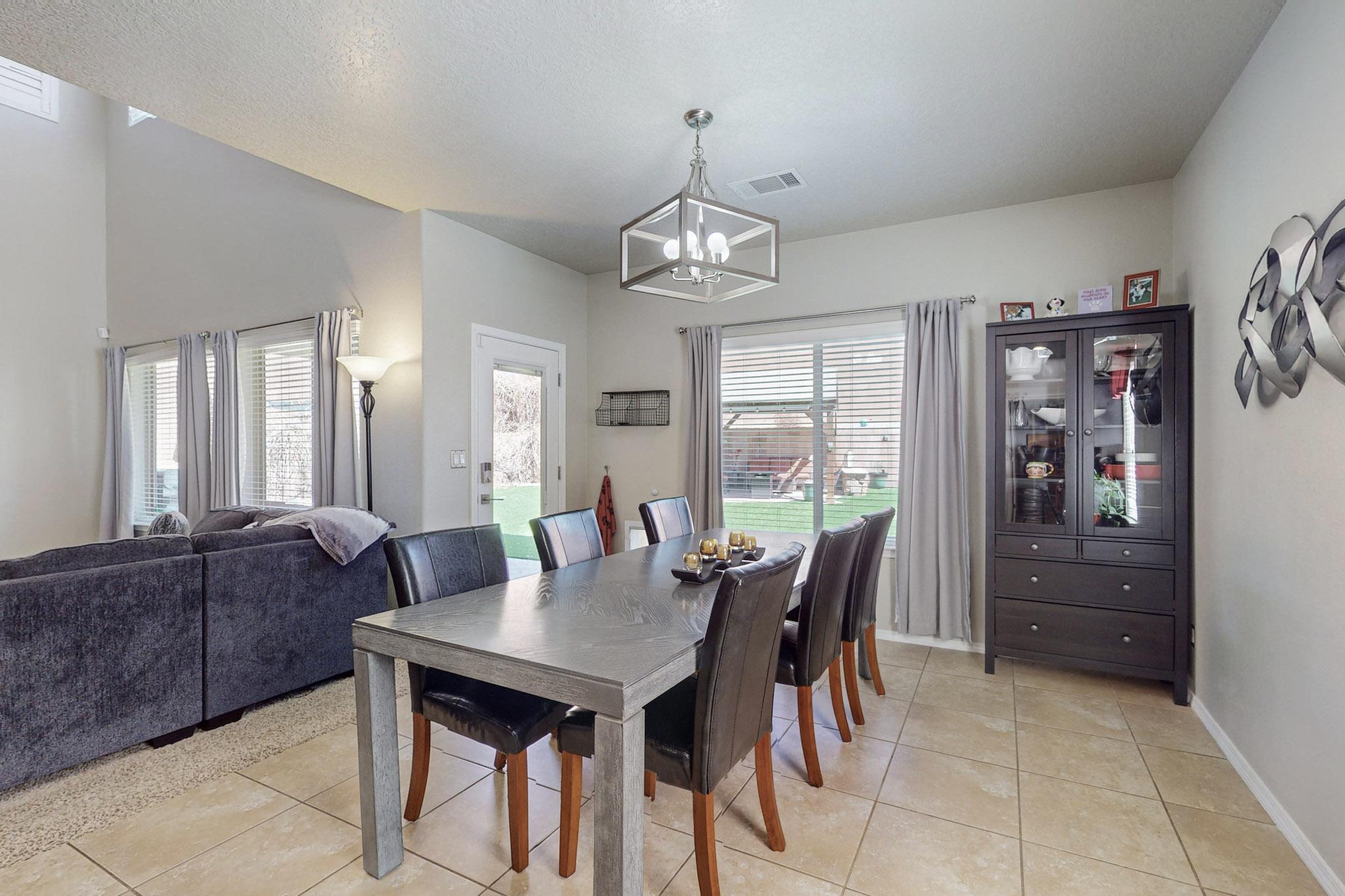 502 Palo Alto Drive NE