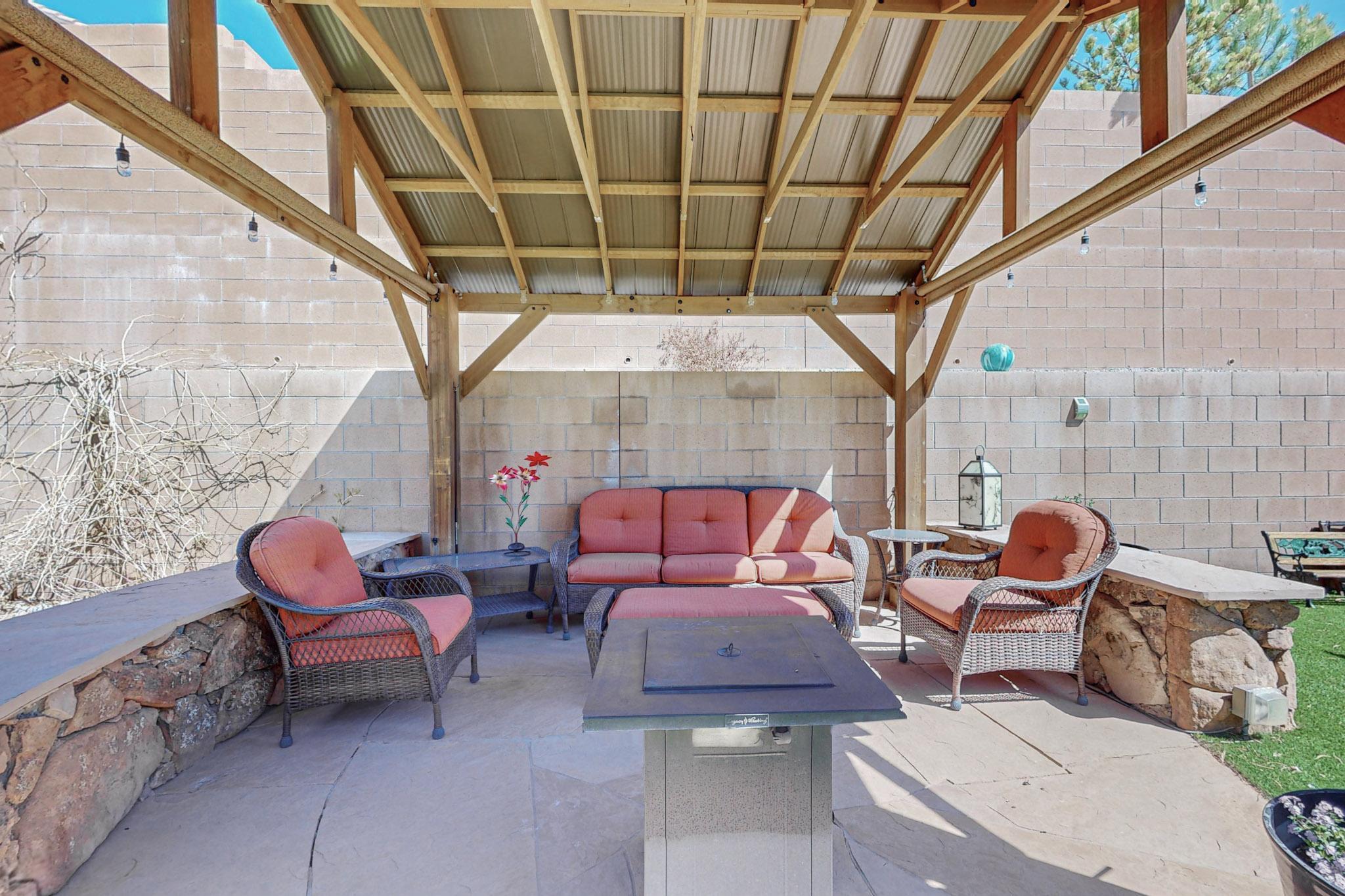 502 Palo Alto Drive NE