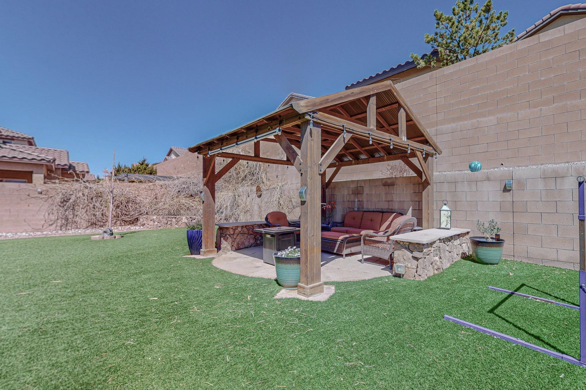 502 Palo Alto Drive NE