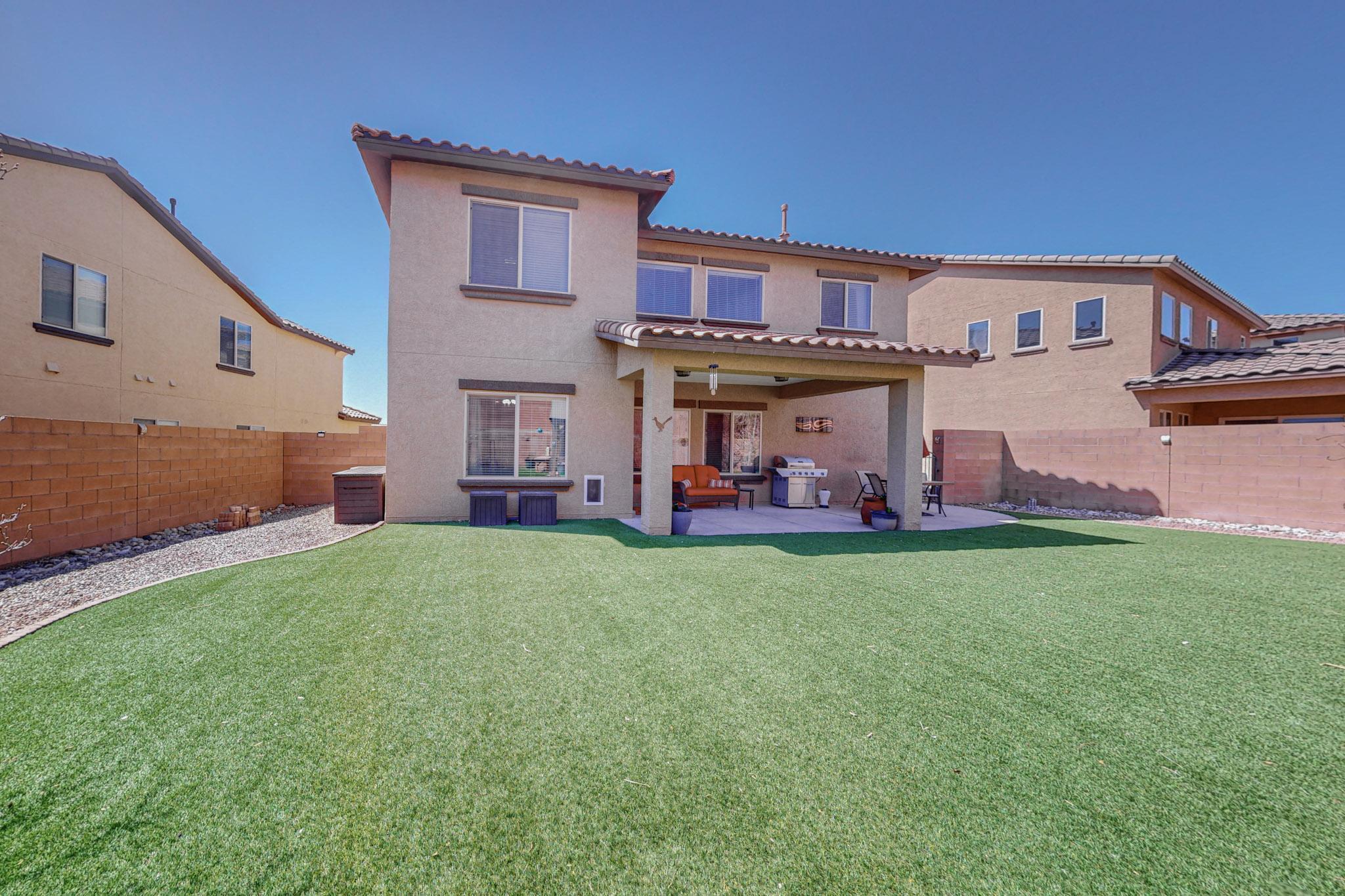 502 Palo Alto Drive NE