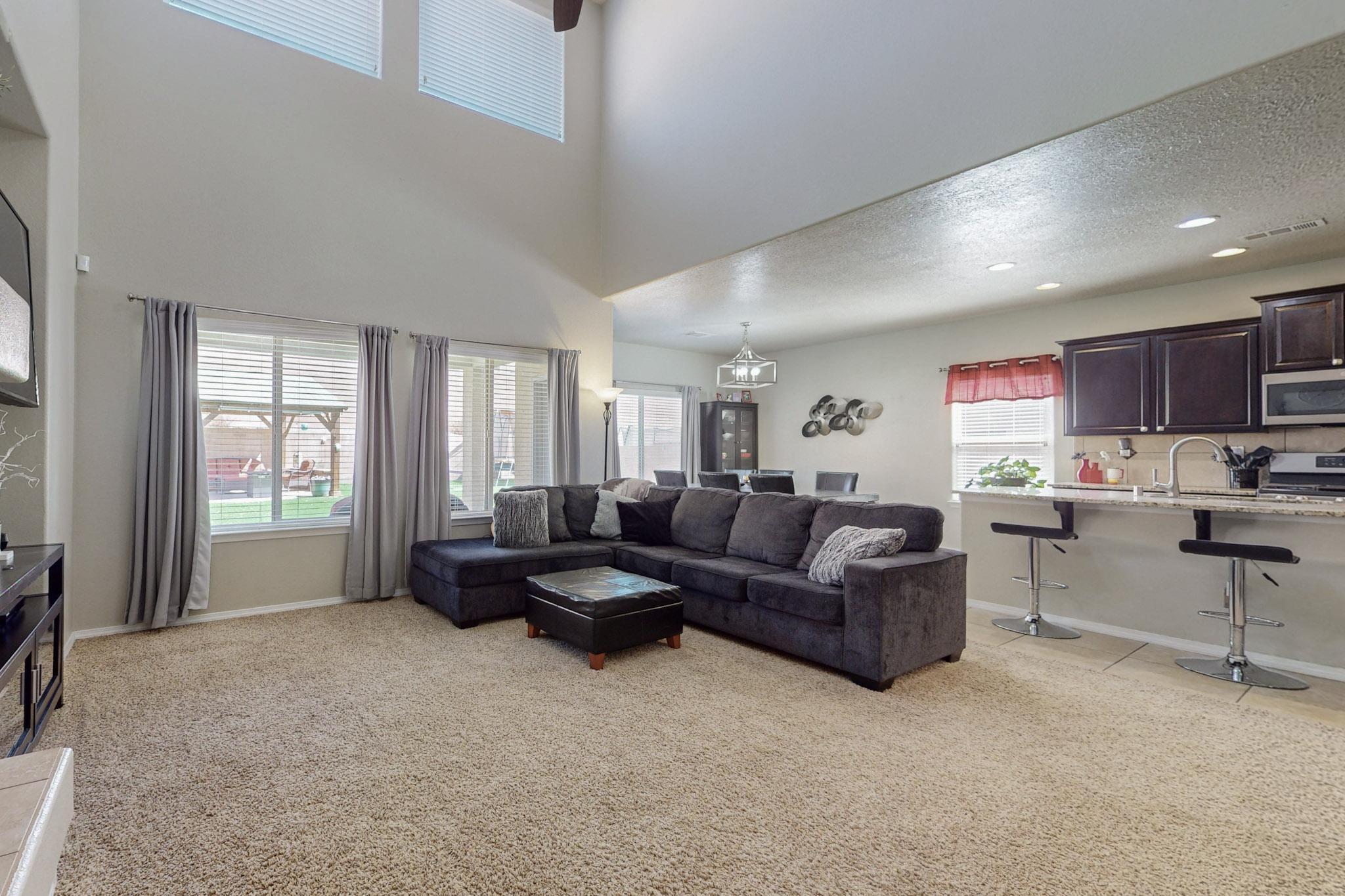 502 Palo Alto Drive NE