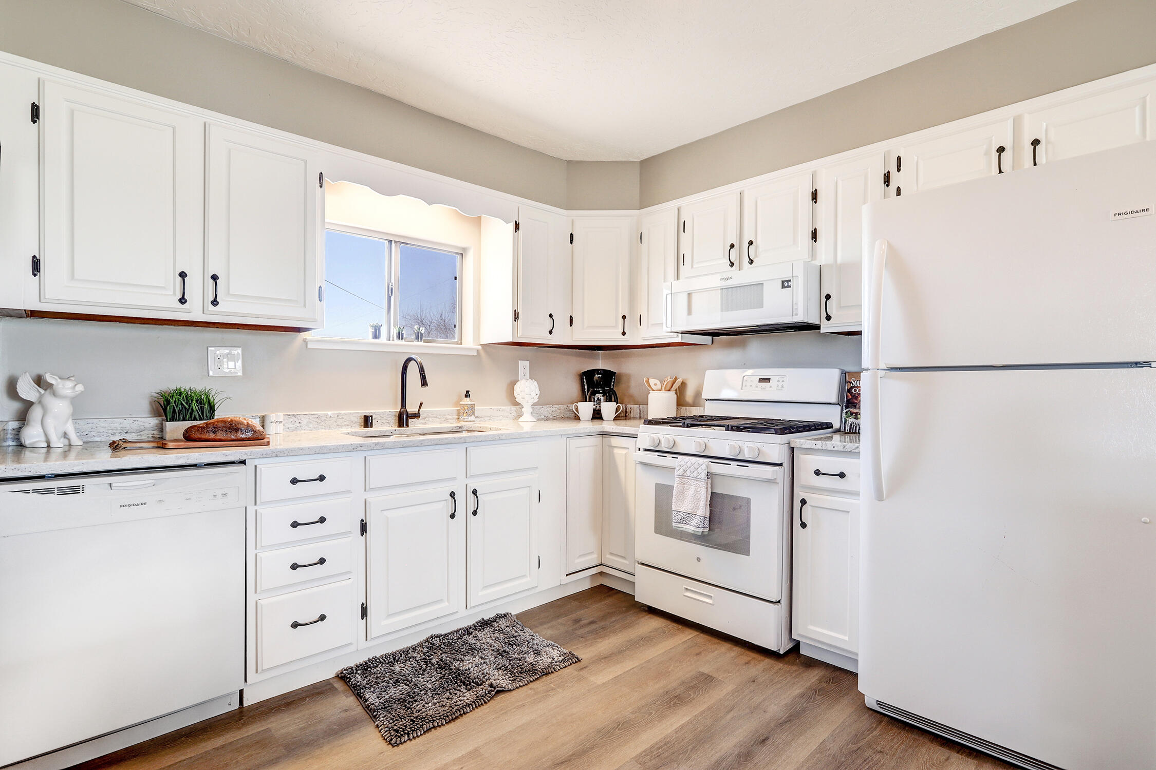 3415 E Martinez Road