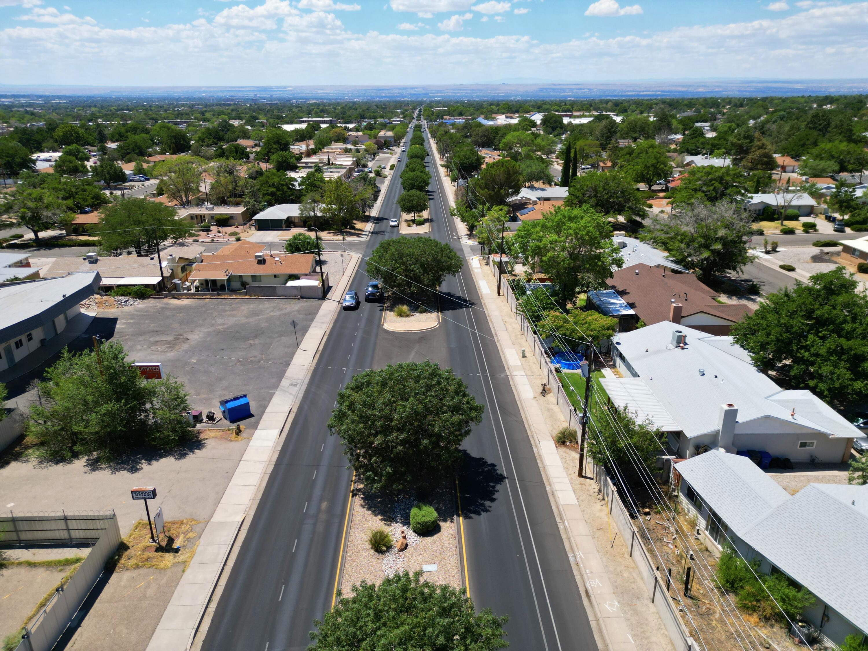 11922 Candelaria Road NE