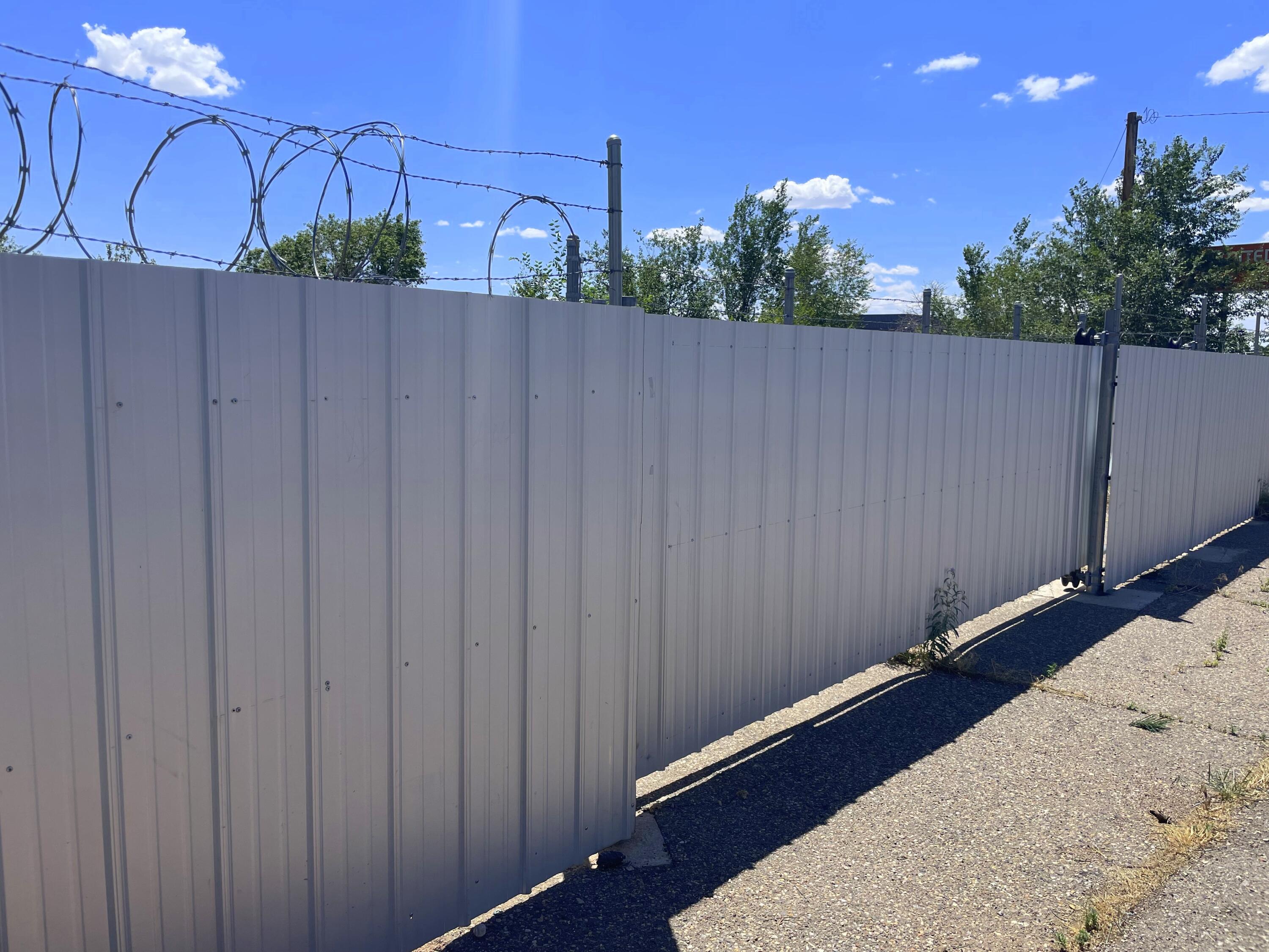 11922 Candelaria Road NE