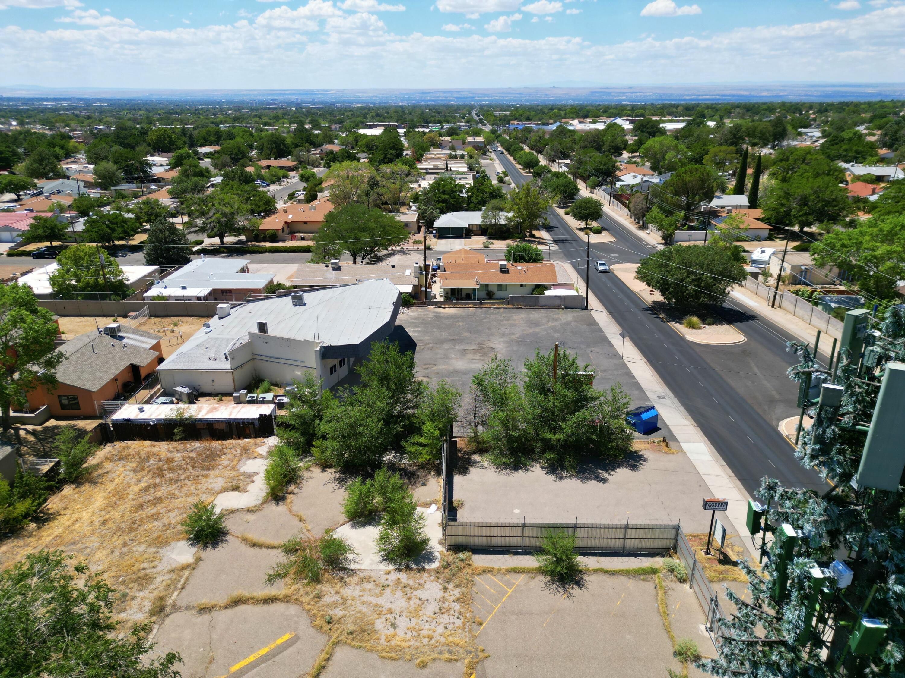 11922 Candelaria Road NE