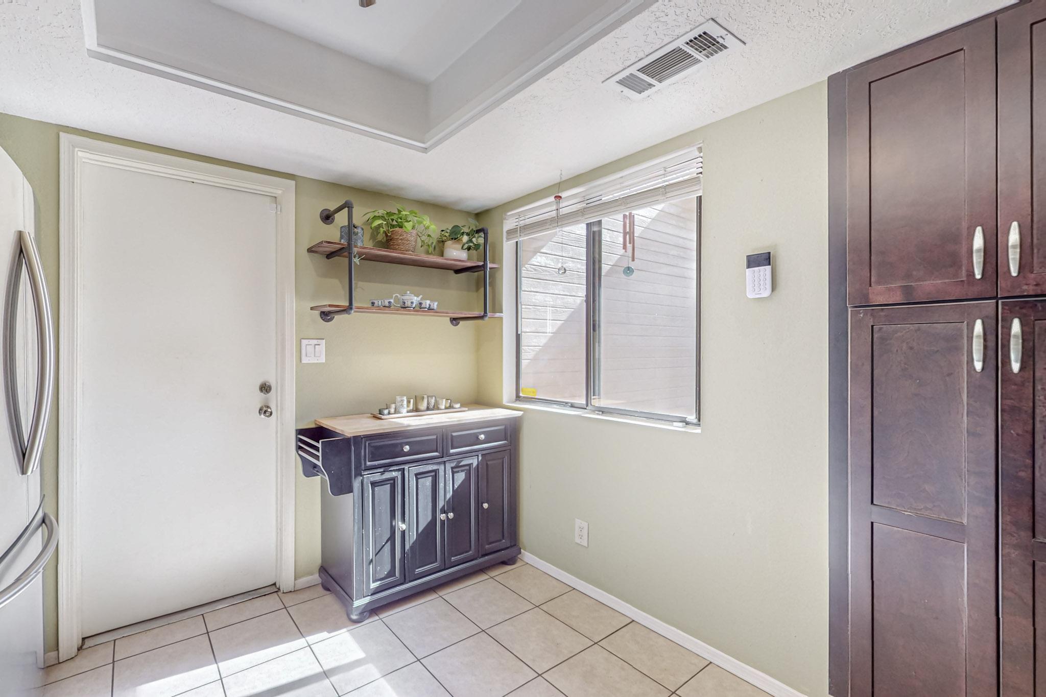 10215 Oso Grande Road NE