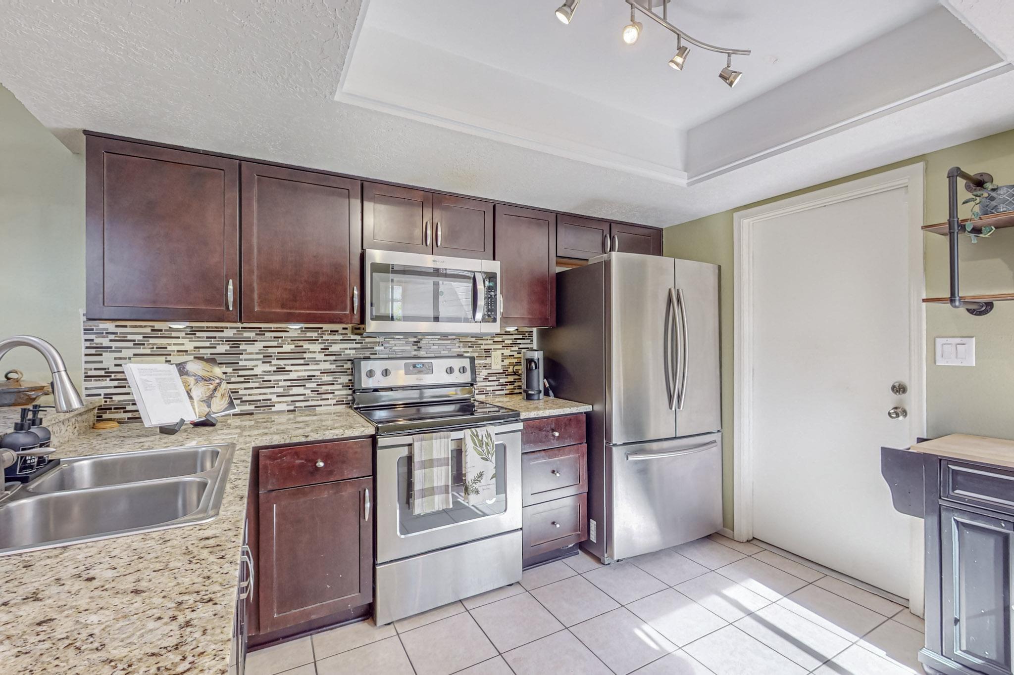 10215 Oso Grande Road NE