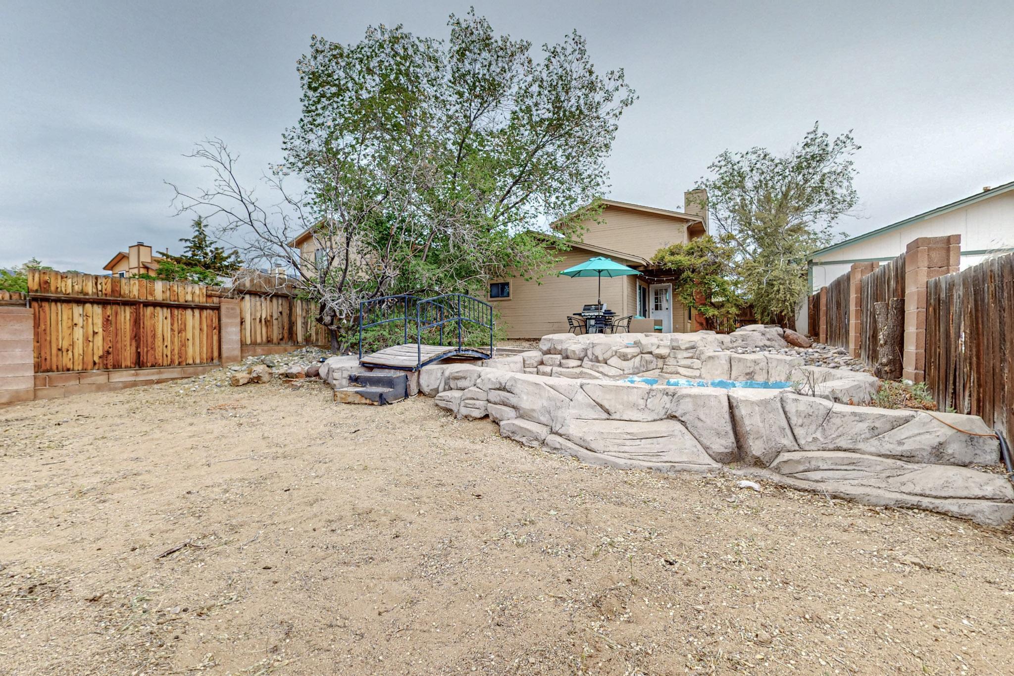 10215 Oso Grande Road NE