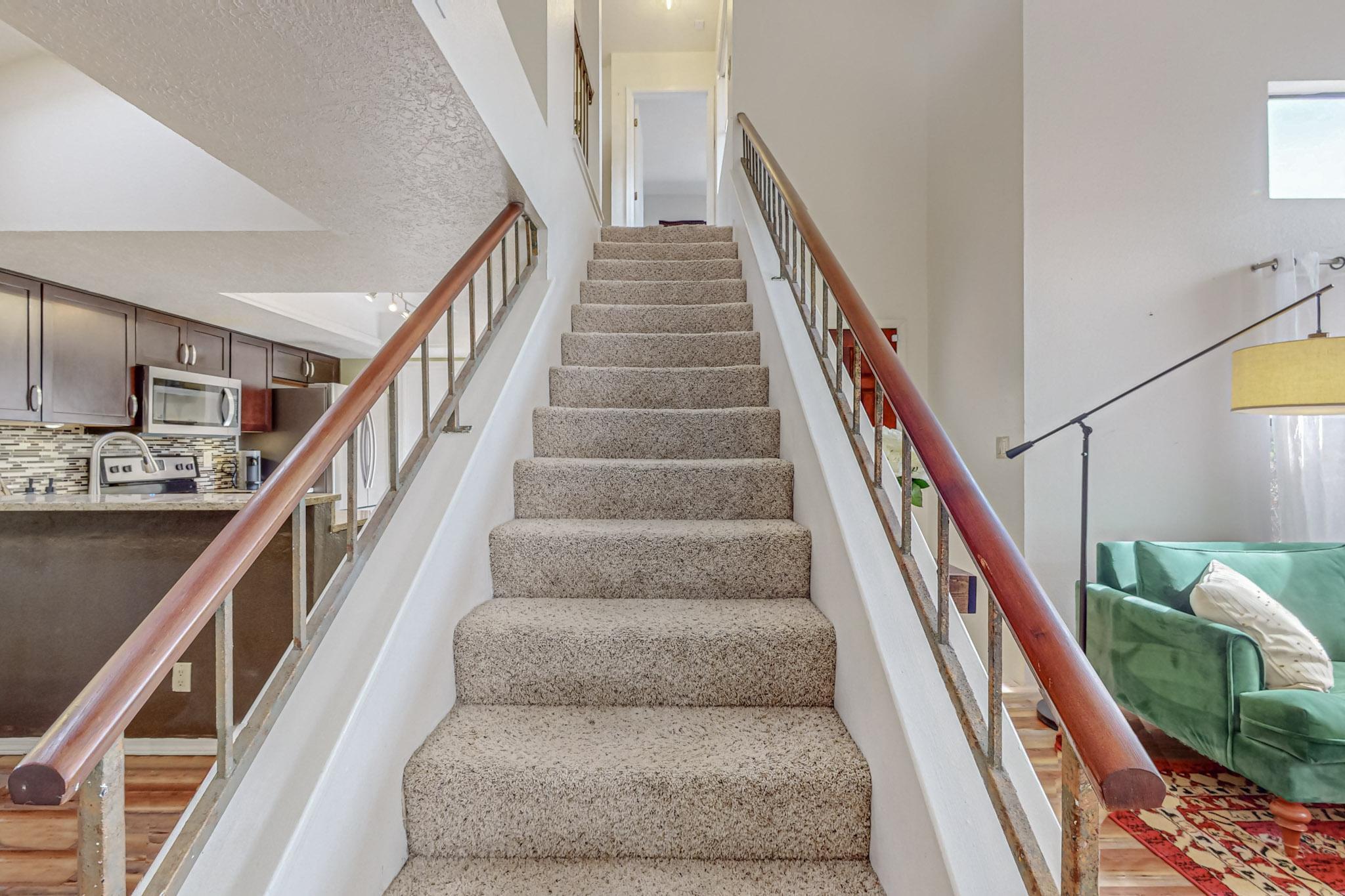 10215 Oso Grande Road NE