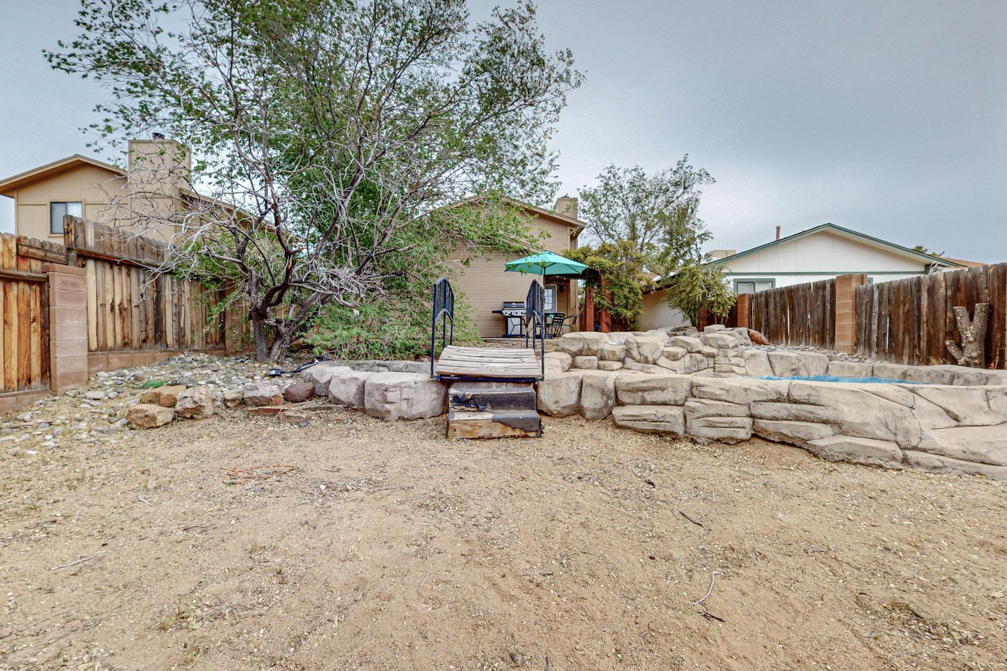 10215 Oso Grande Road NE