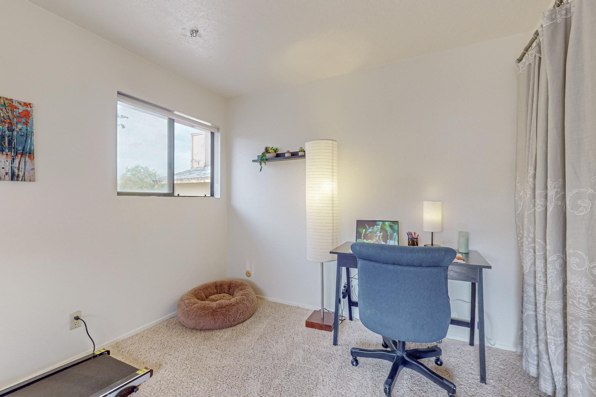 10215 Oso Grande Road NE