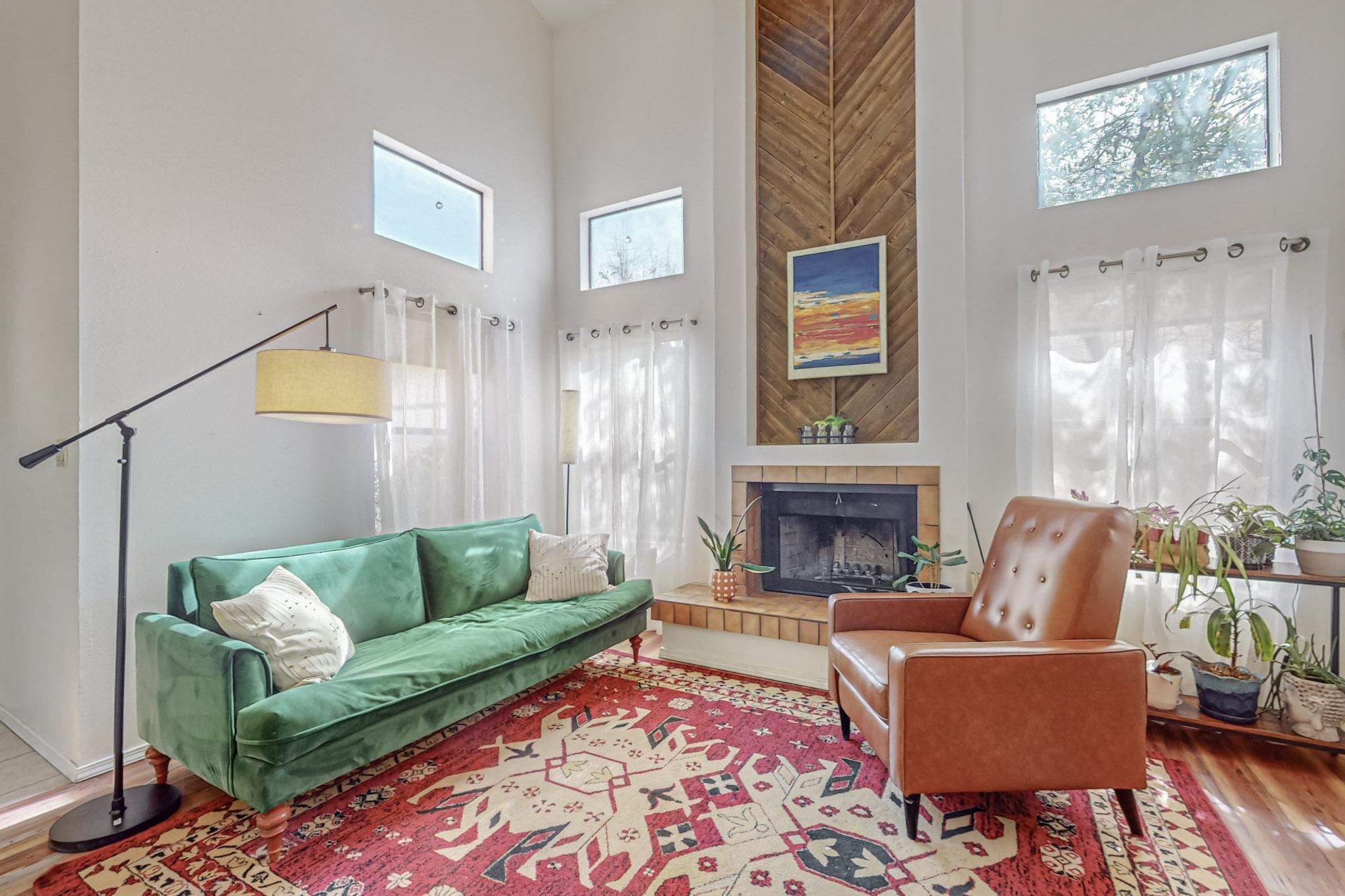 10215 Oso Grande Road NE