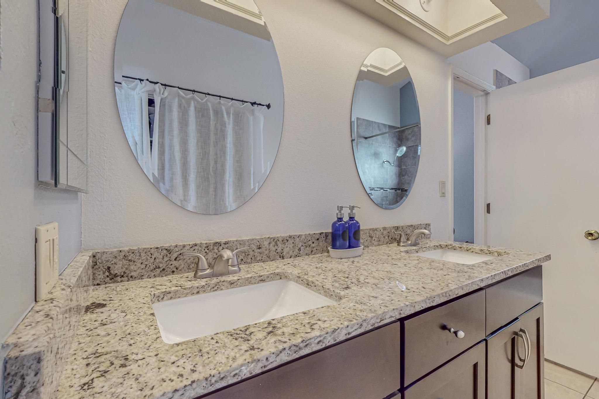 10215 Oso Grande Road NE