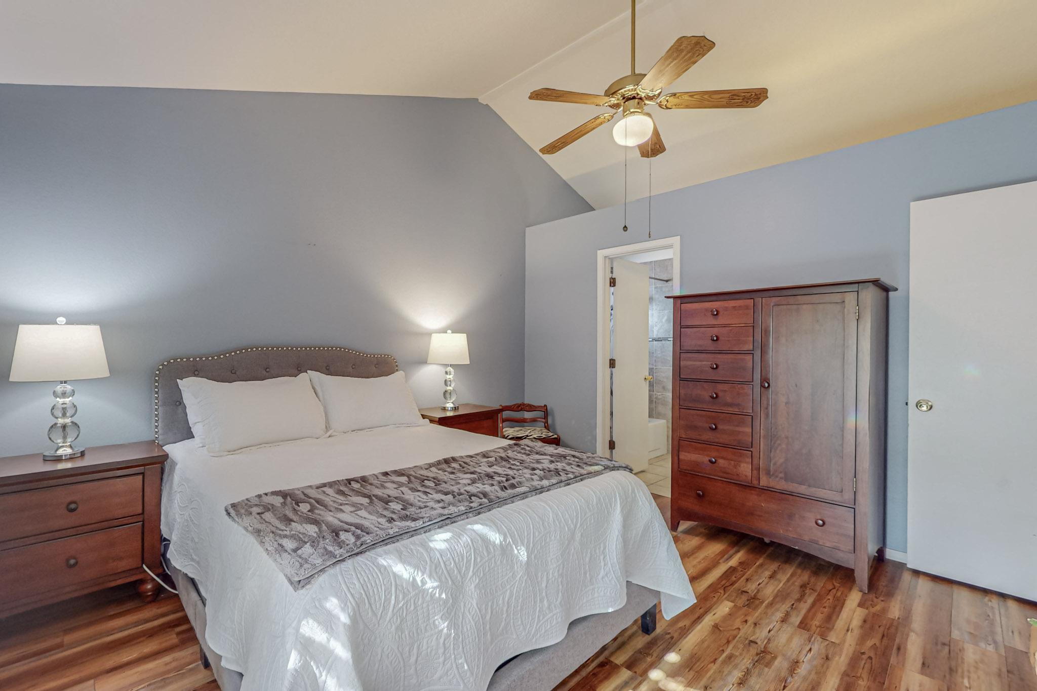 10215 Oso Grande Road NE