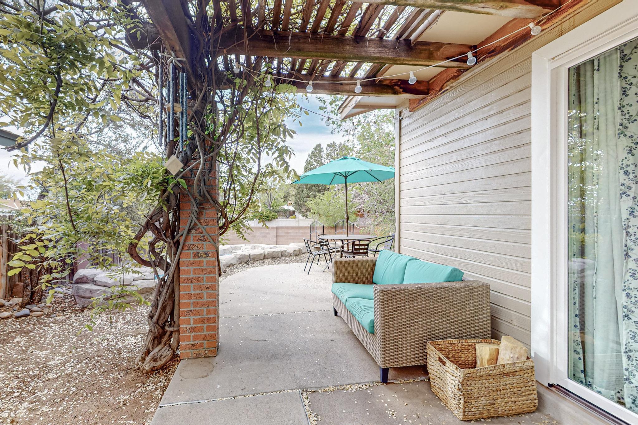 10215 Oso Grande Road NE