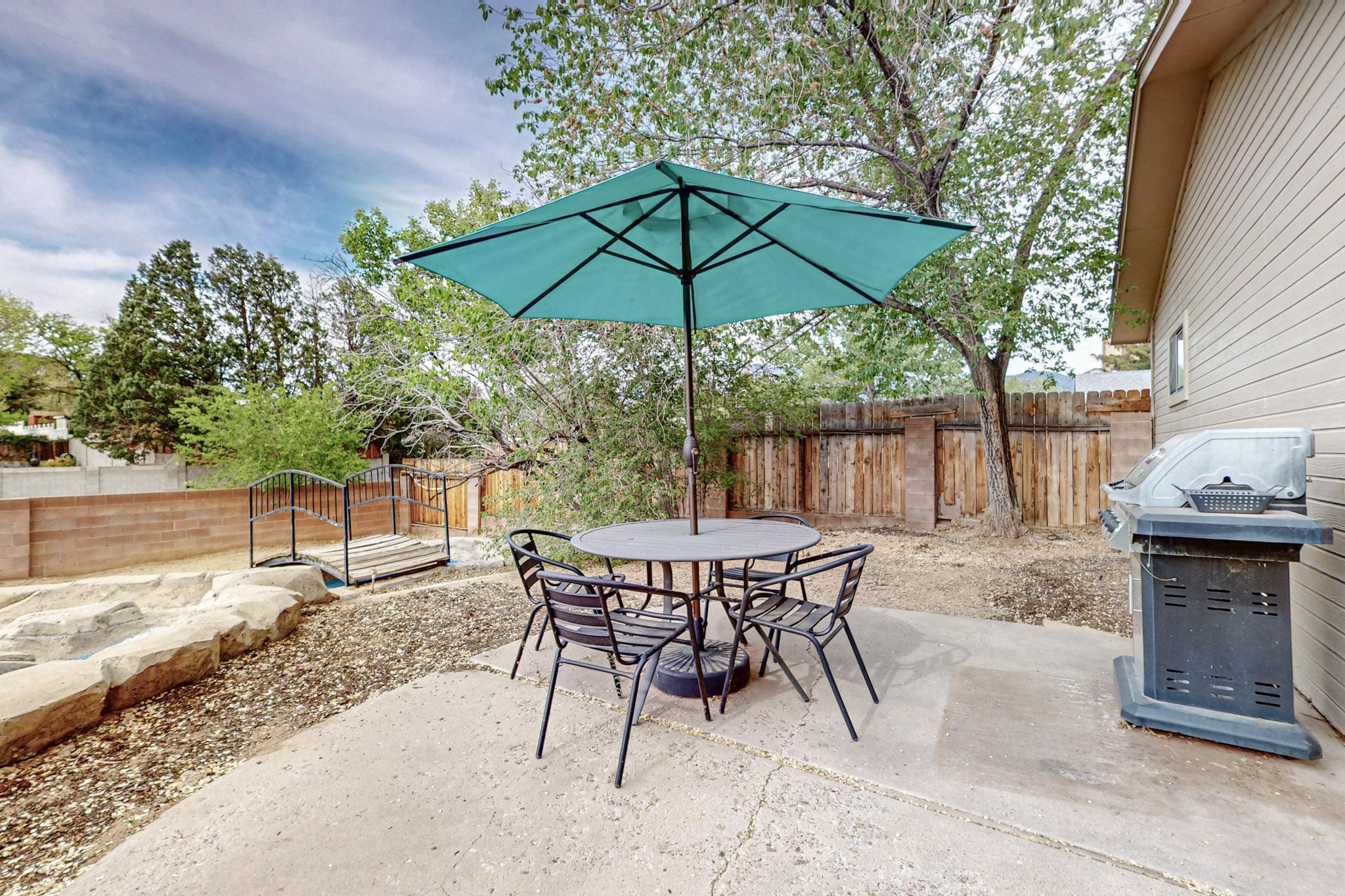 10215 Oso Grande Road NE