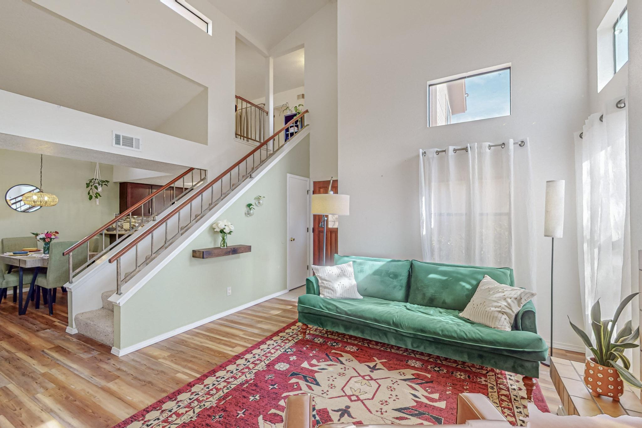 10215 Oso Grande Road NE