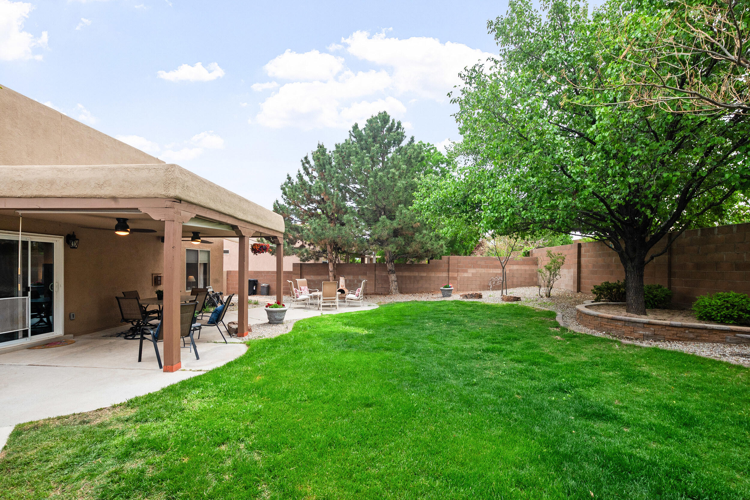 7719 Calle Paraiso NE