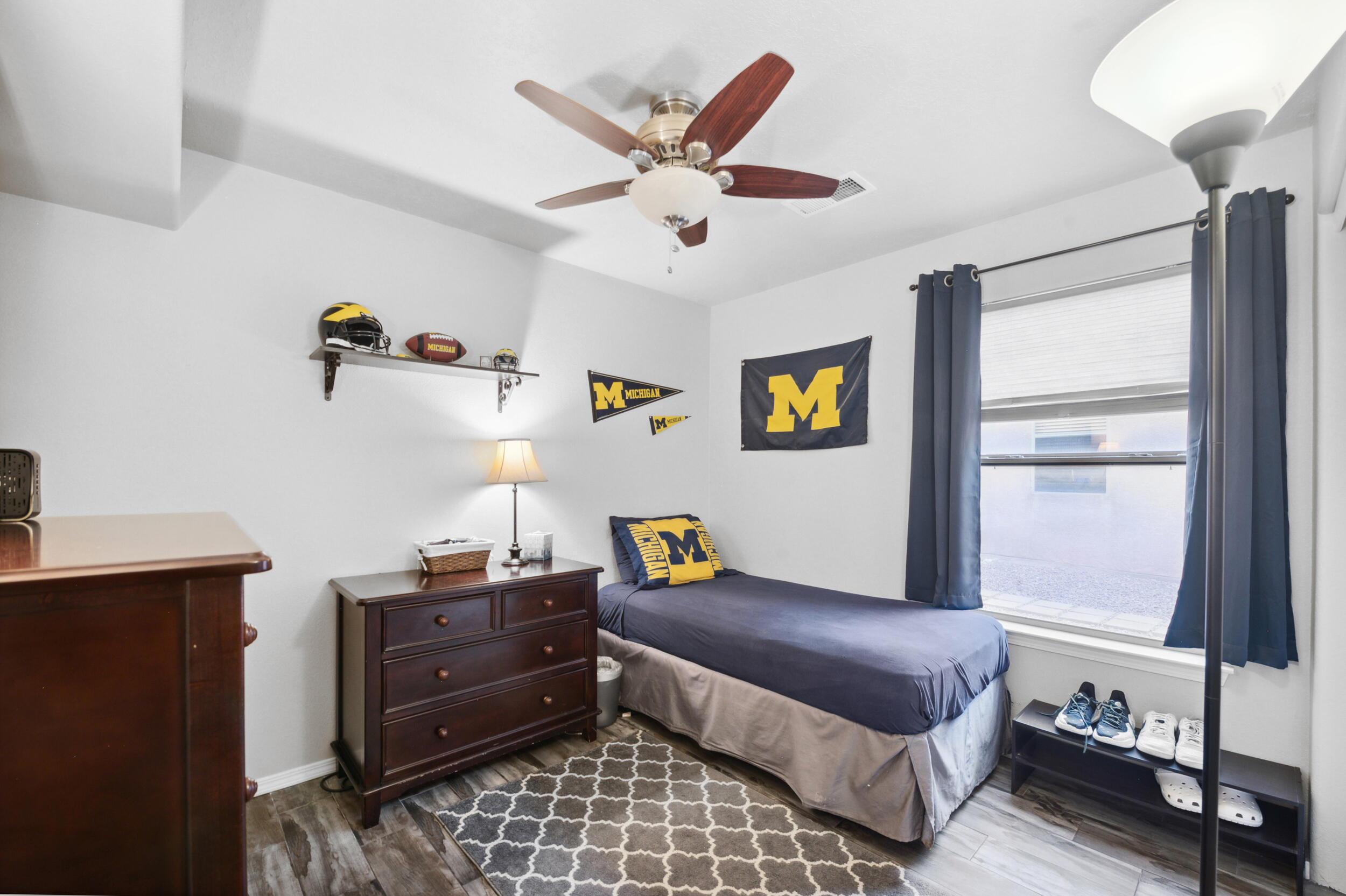 7719 Calle Paraiso NE